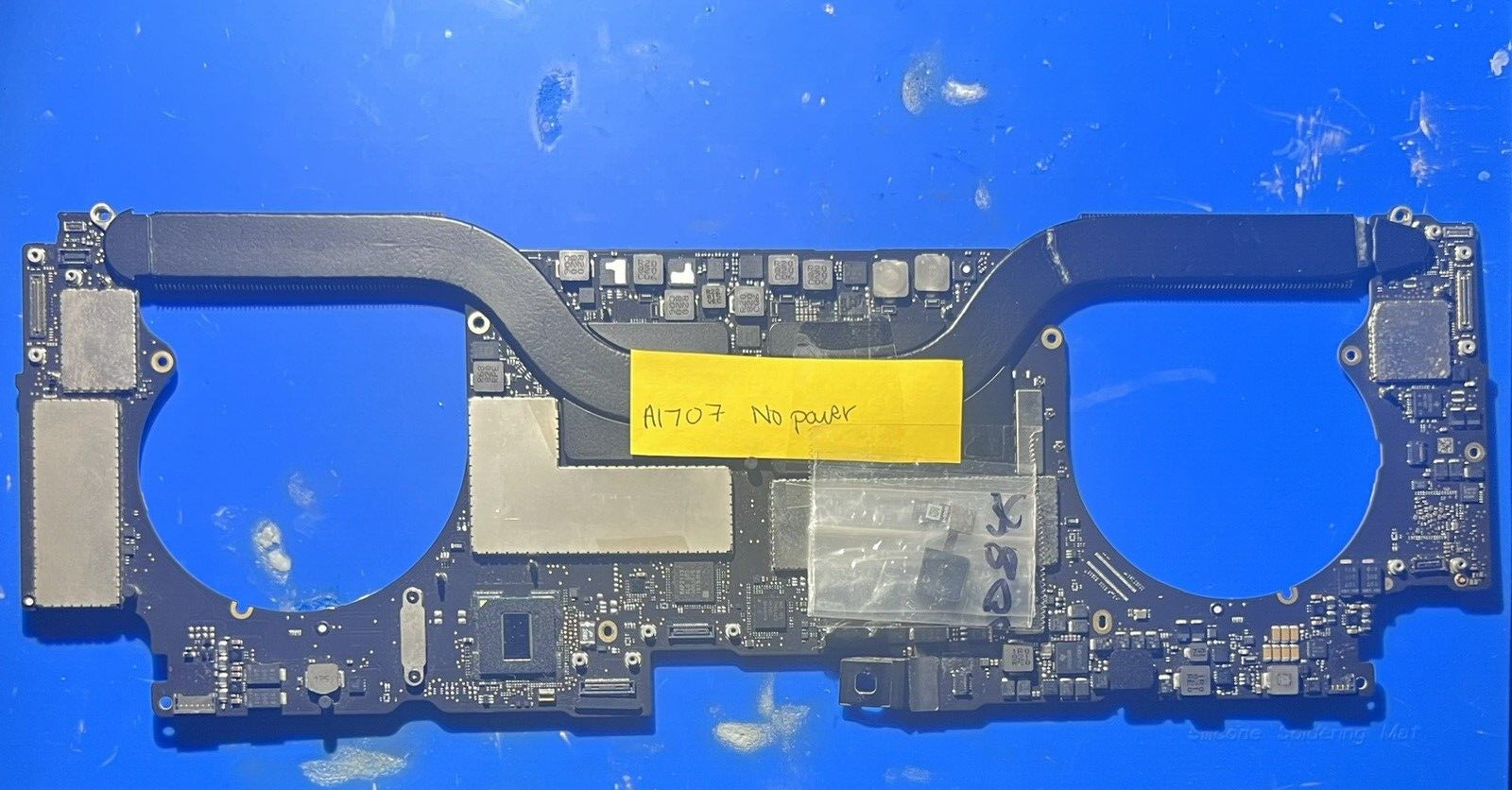 Macbook Pro Logic Board - A1707 820-00928-A - For Parts - NO POWER