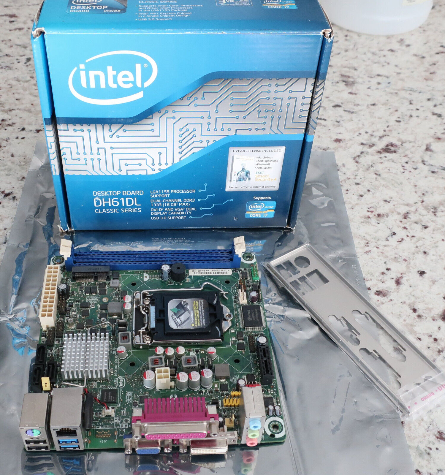 Intel DH61DL LGA1155 Mini-ITX Motherboard with I/O Shield and Retal box