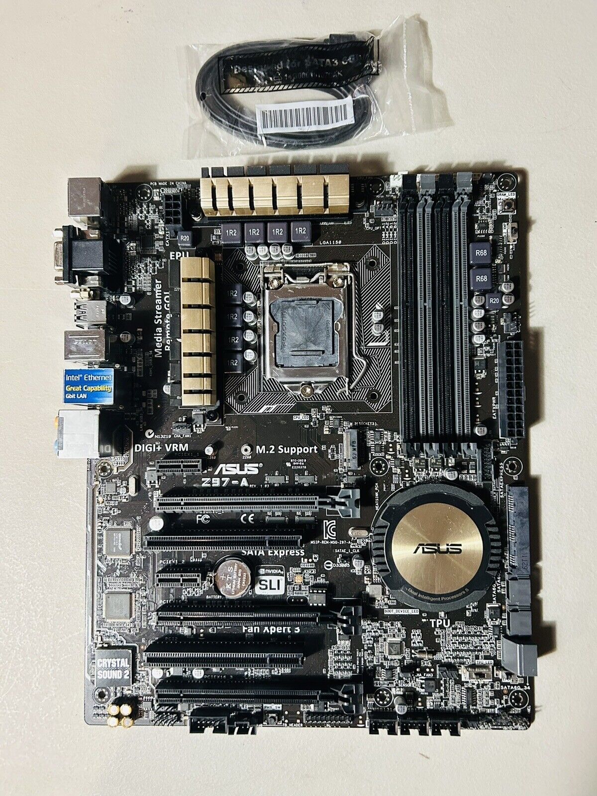 ASUS Z97-A LGA1150 Intel Z97 DDR3 DVI HDMI VGA USB 3.0 ATX Motherboard 