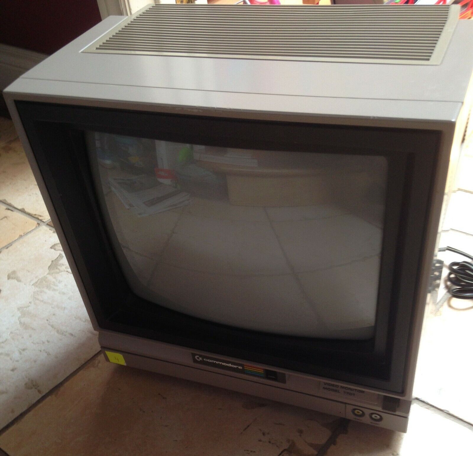 Commodore 64 Video Gaming Monitor Model Commodore 1701 - Tested - Working - 1983