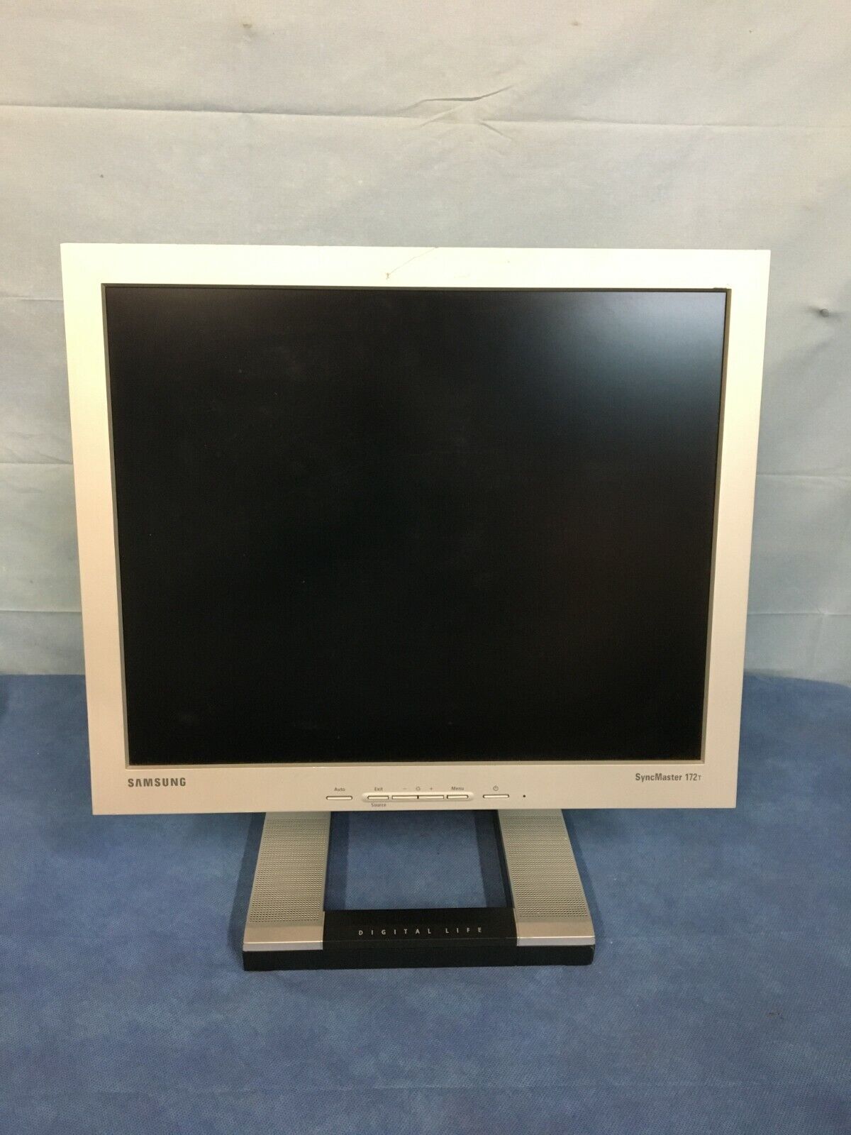 Samsung Syncmaster 172T Color Display Unit