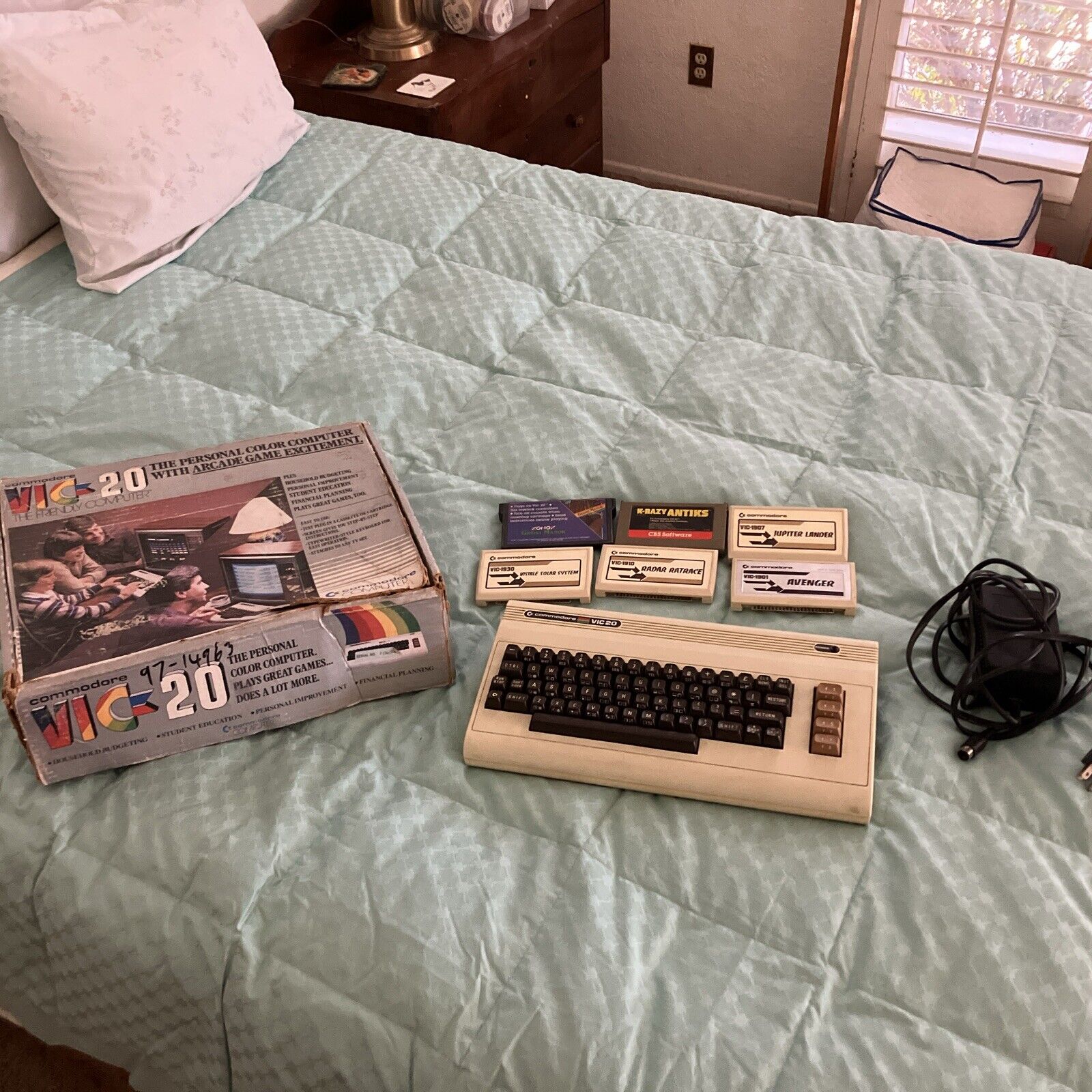 Commodore Vic-20 Computer System & Cords with box And Games