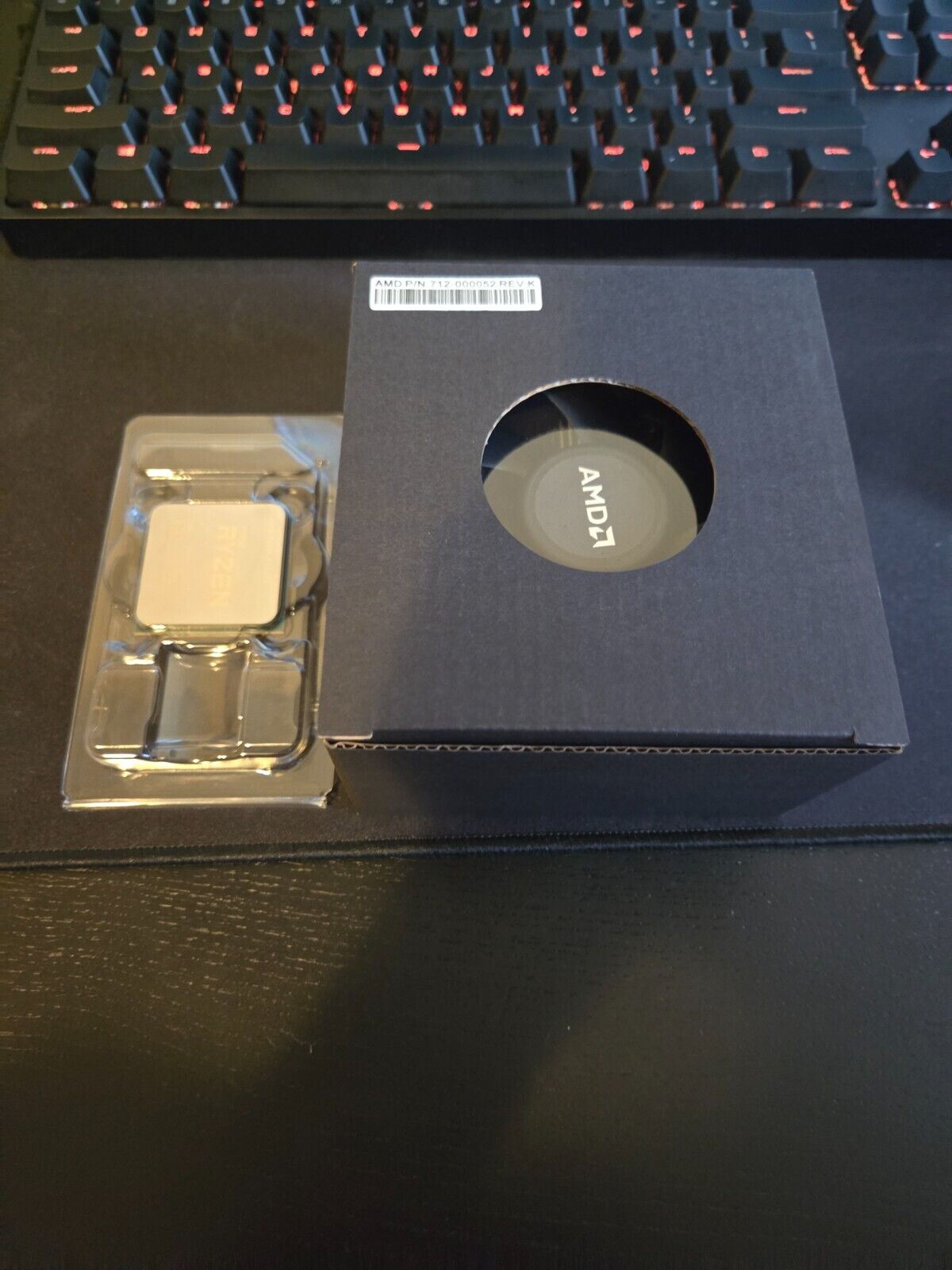 AMD Ryzen 5 5600G Processor (3.9 GHz, 6 Cores, Socket AM4) WITH AMD HEATSINK