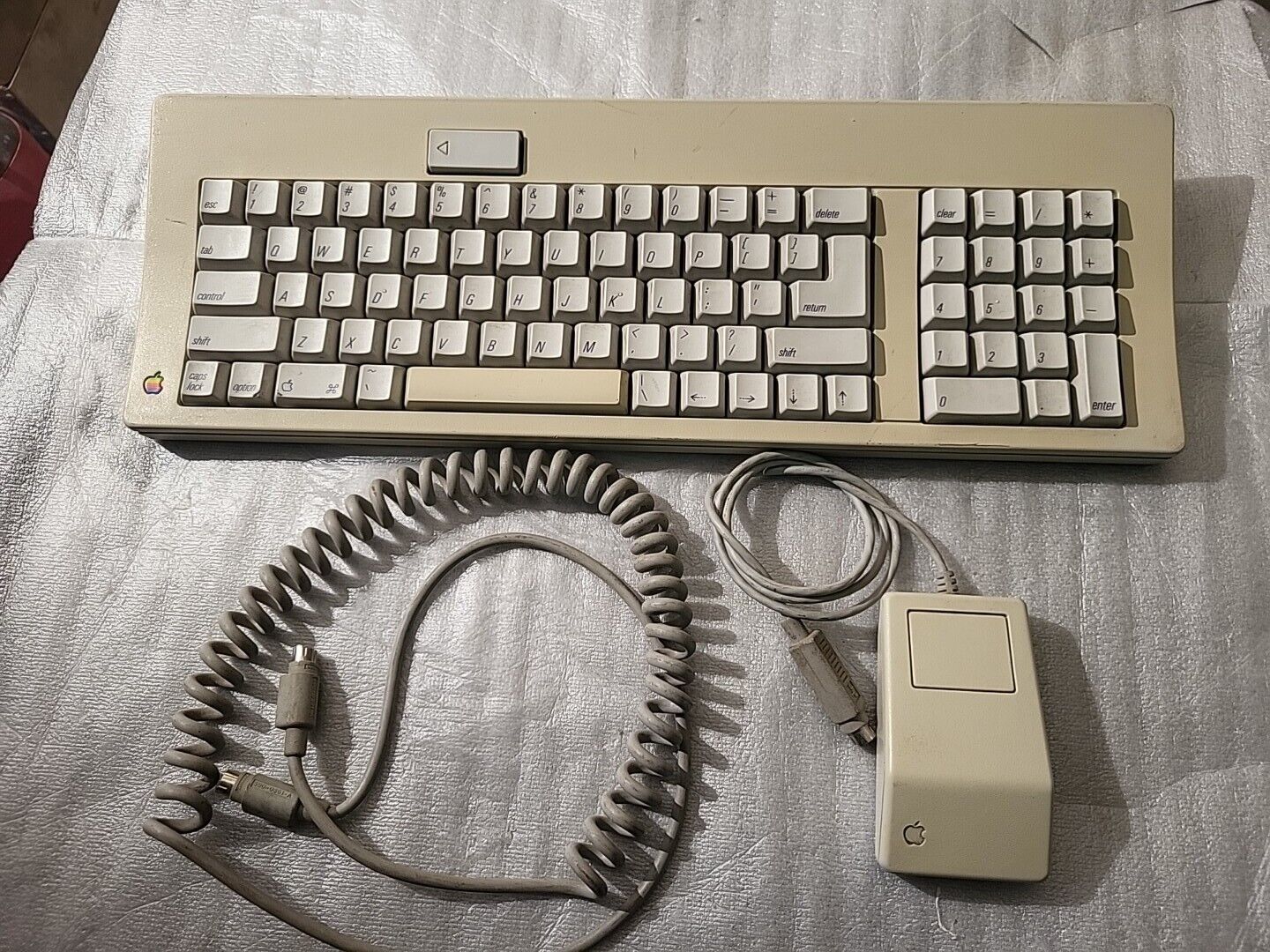 Vintage Apple Macintosh Keyboard M0116 + ADB Mouse G5431  