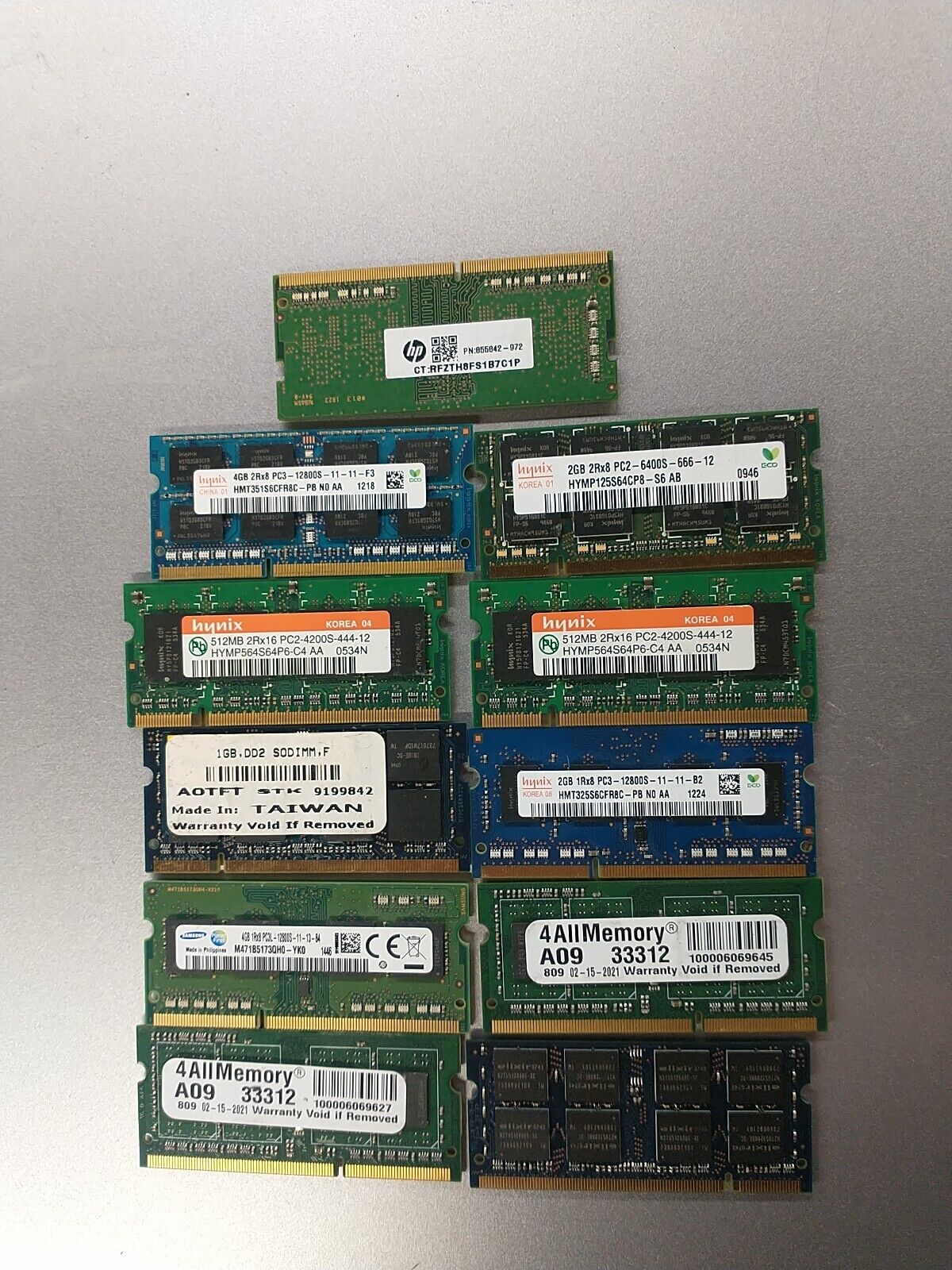 ***LOT OF 11 MEMORY CARDS*** :Samsung 4gb 1rx8 Pc3L-12800s