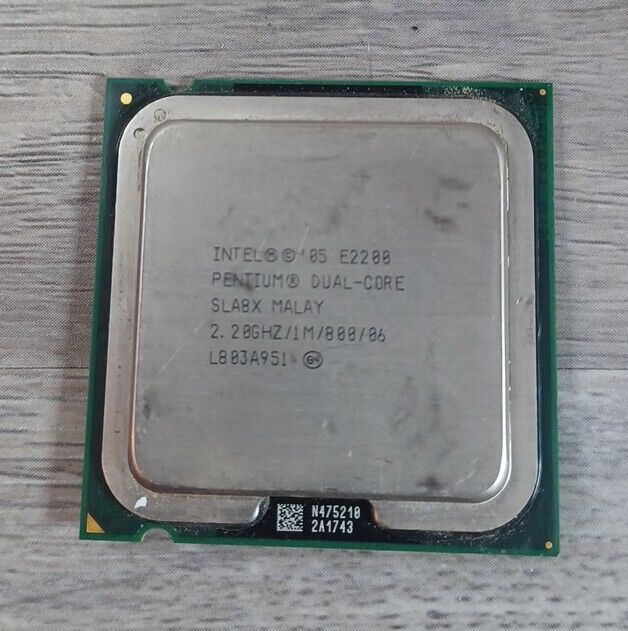 INTEL E2200 E2200 2.2GHZ 1MB 800MHZ PROCESSOR INTEL Pulled Working