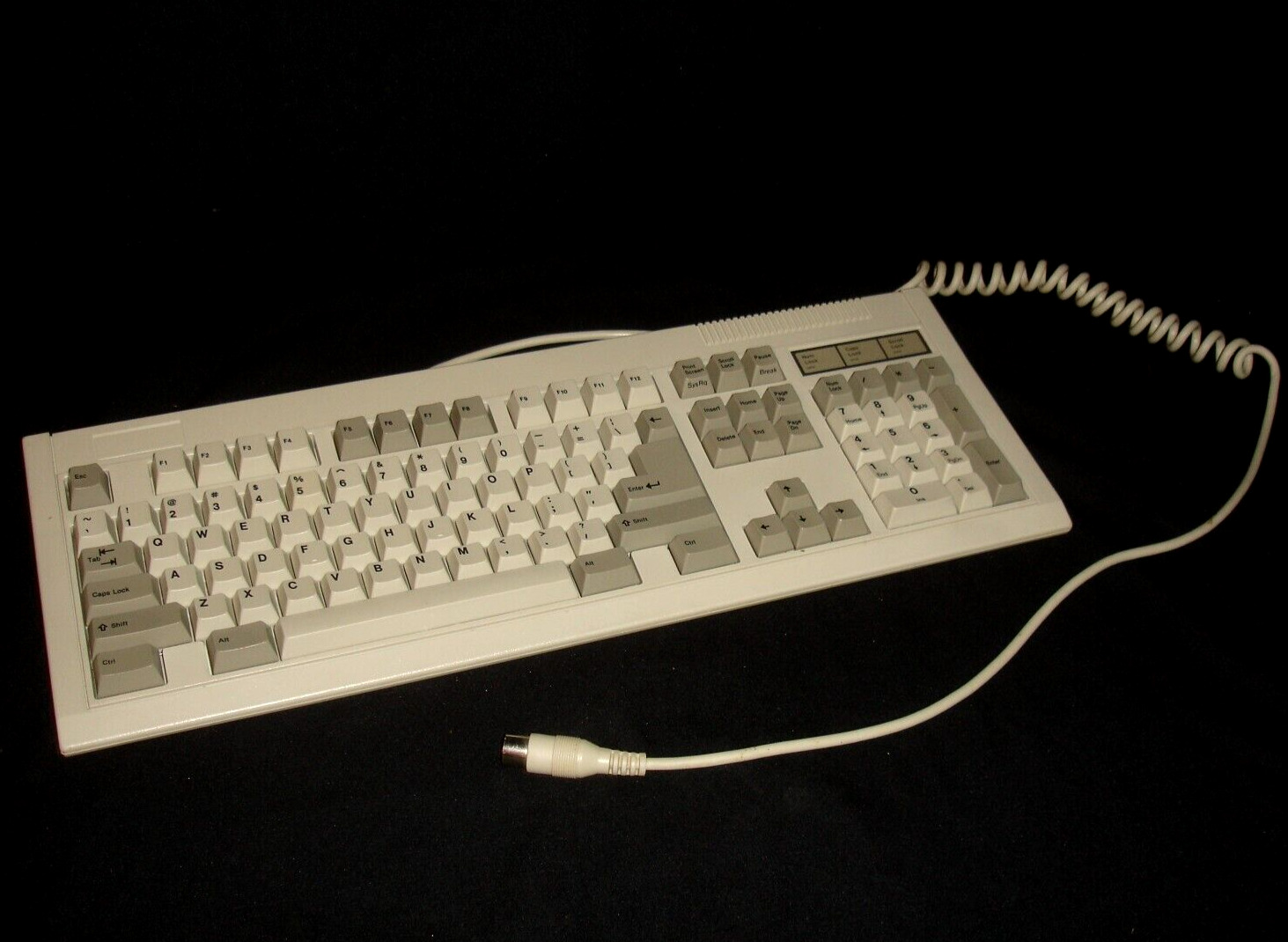 Vintage Monterey K208 Keyboard 5-pin DIN Excellent Condition
