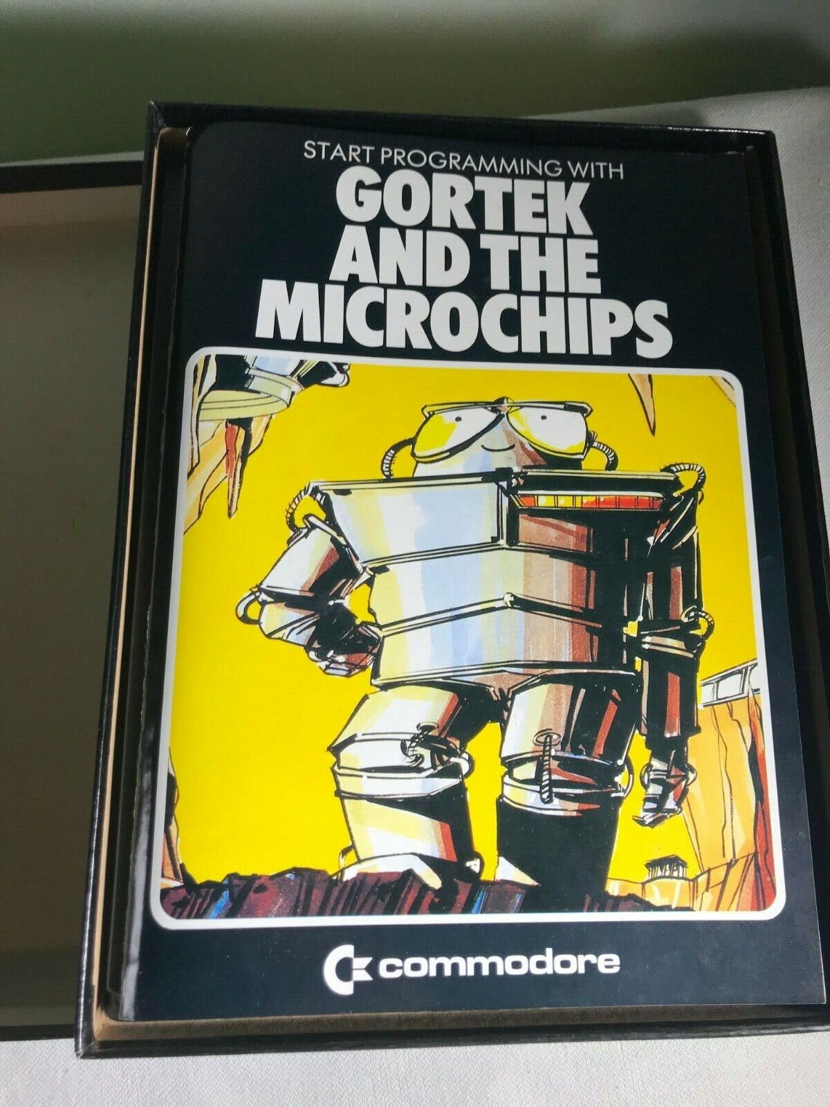 Authentic Vintage COMMODORE - Gortek and the Microchips -1983 - Programming game