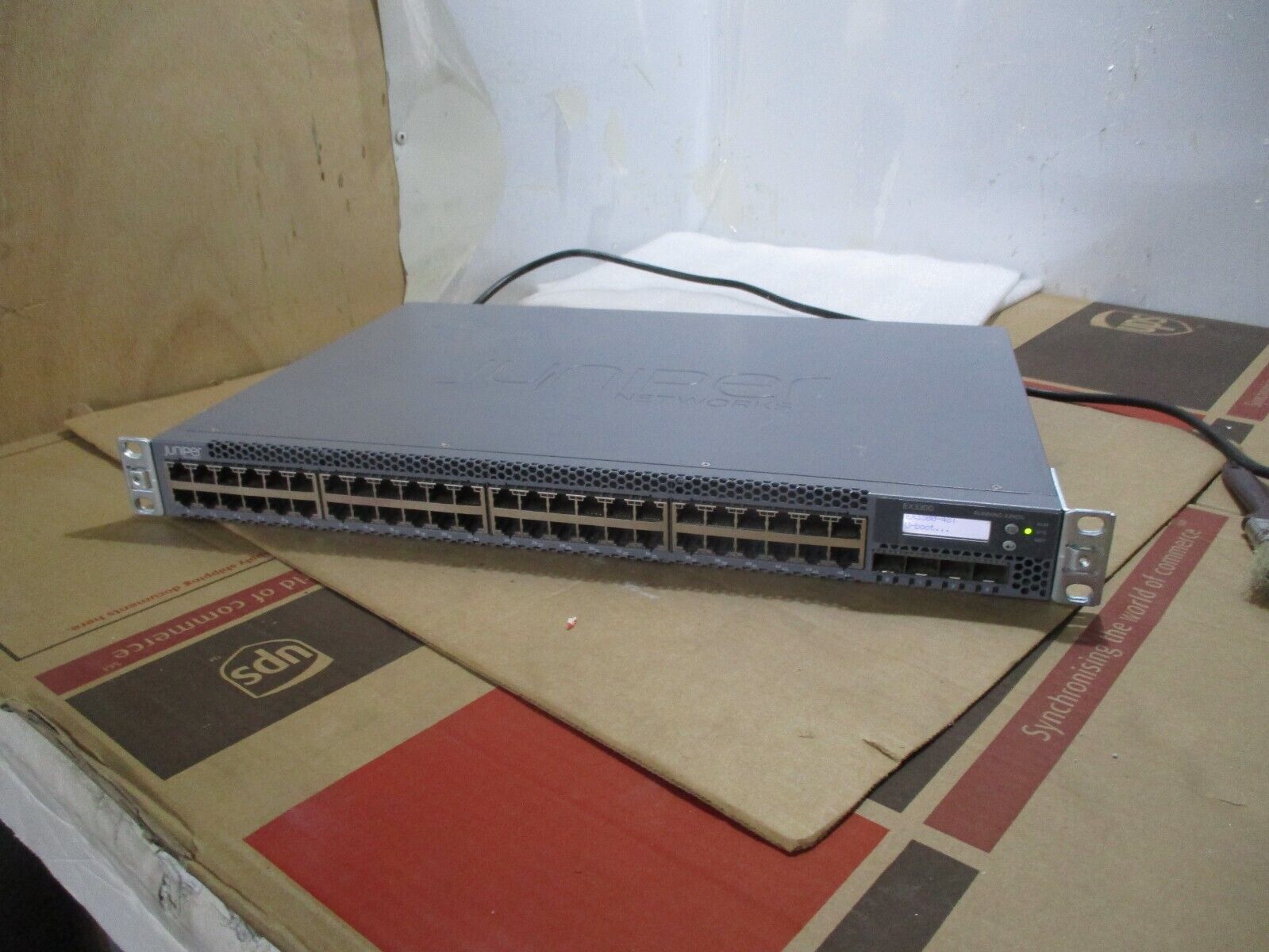 Juniper EX3300-48T Networks / 750-03427 Ethernet Switch (CMMF110BRA)