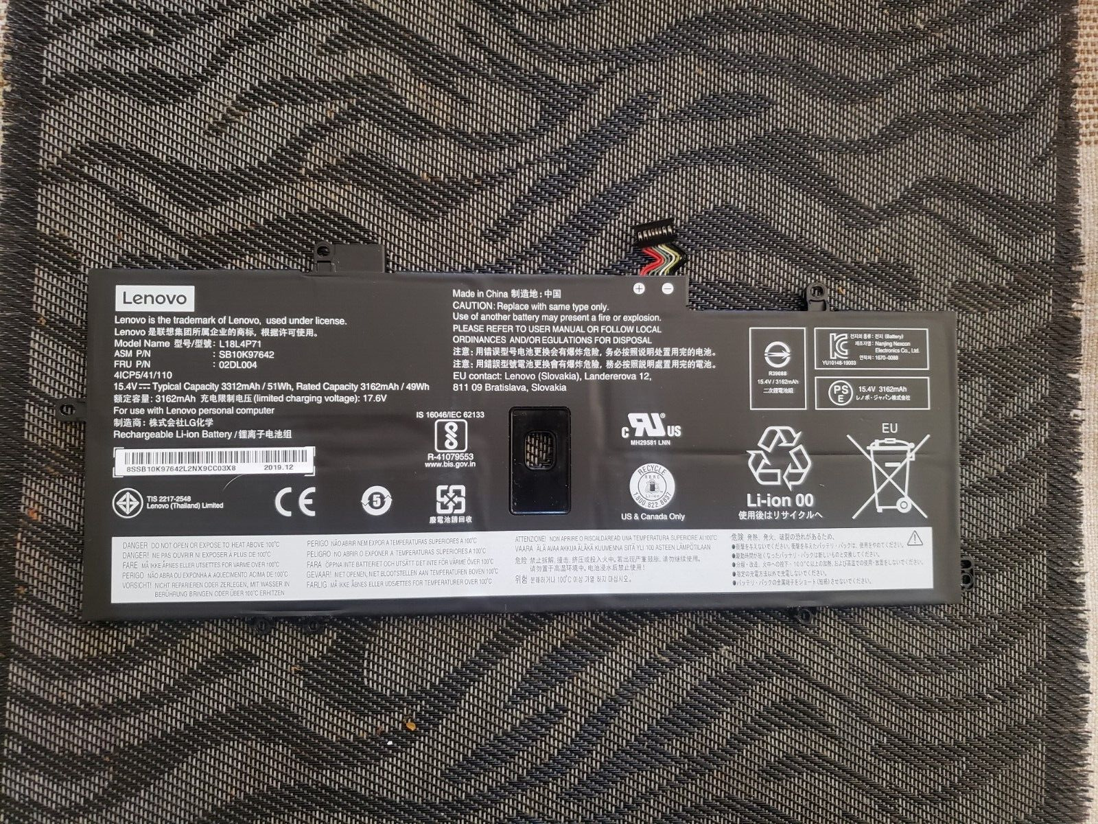 Used Genuine Lenovo ThinkPad X1 Carbon 7th and 8th Gen  5B10W13931  L18L4P71
