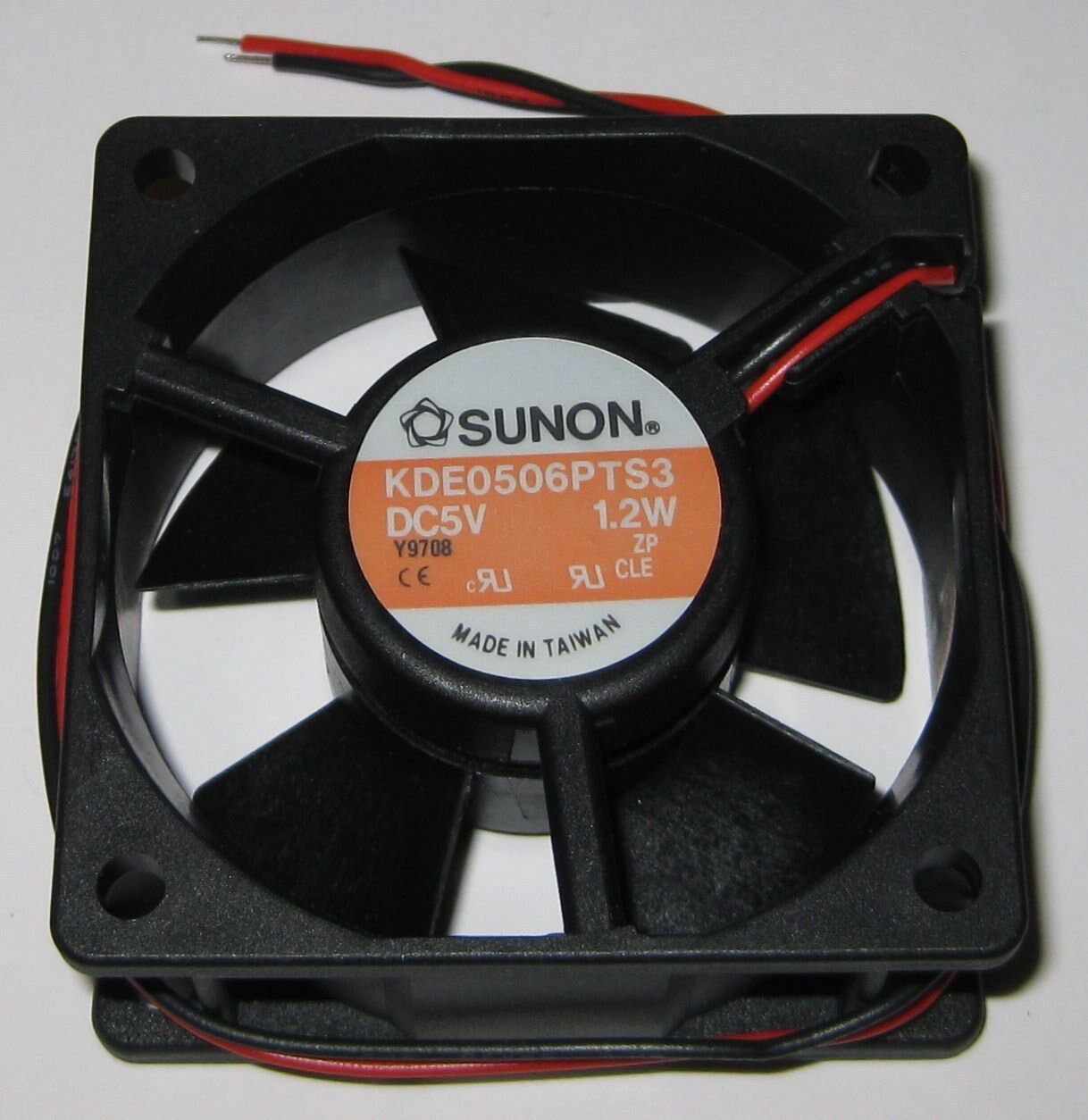 Sunon 60 mm Quiet Fan w/ Sleeve Bearing - 5 V - 16 CFM - 3300 RPM - KDE0506PTS3