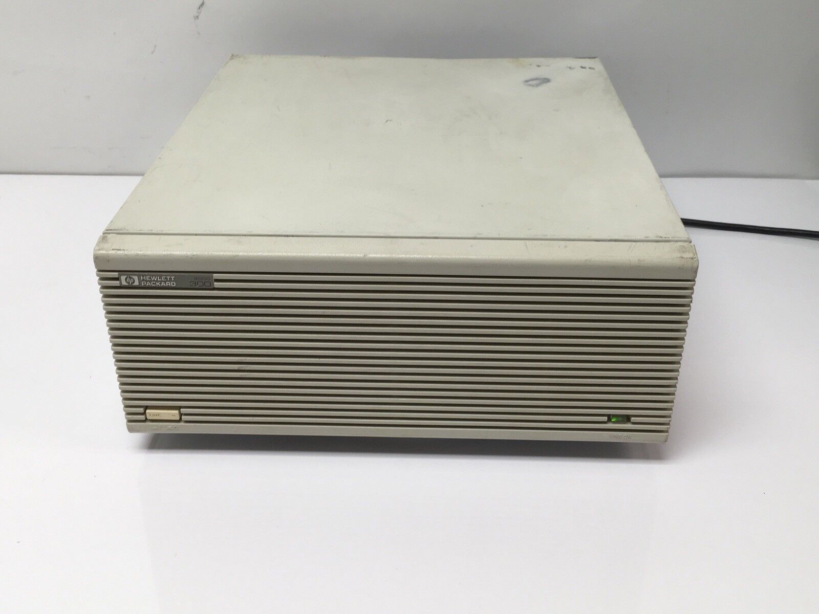 Vintage HP Agilent 98568A Desktop Computer Mainframe