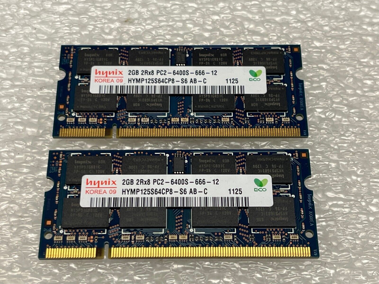 Lot of 2 Hynix 2GB PC2-6400S DDR2-800MHz Laptop Memory HYMP125S64CP8-S6