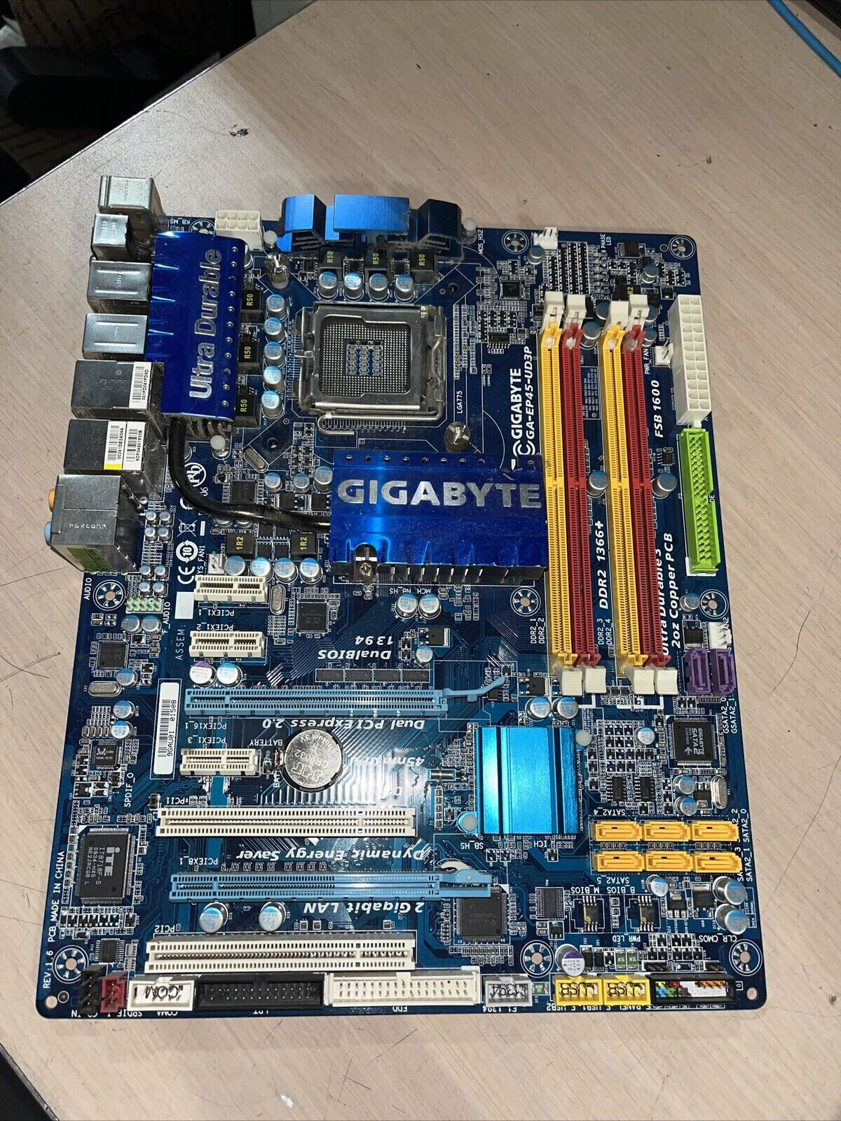 COMBO Gigabyte GA-EP45-UD3P + Intel Core2 Quad Q6600 motherboard + processor