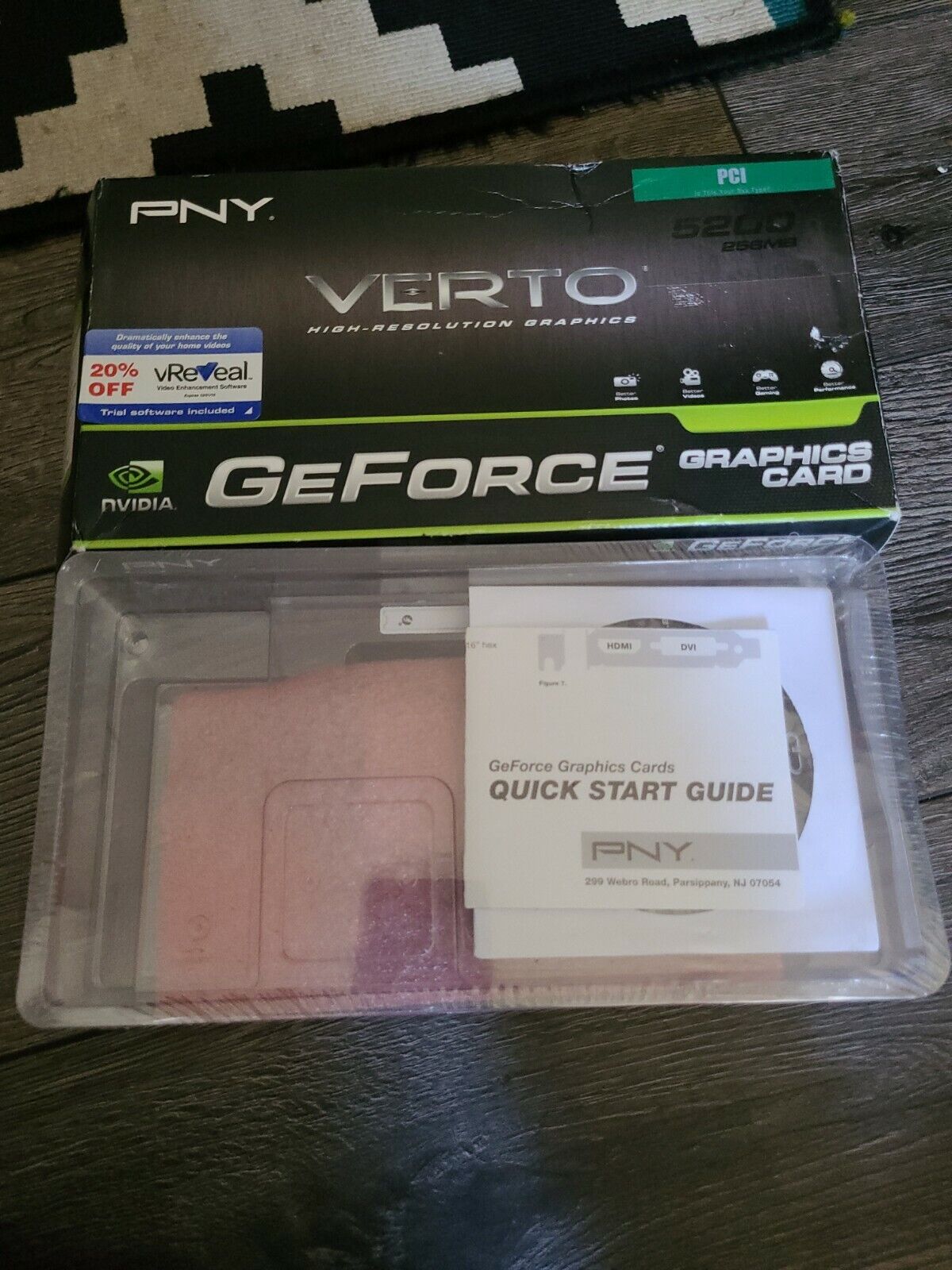 PNY NVIDIA GeForce FX 5200 (VCGFX522PEB) 256MB DDR SDRAM PCI Graphics adapter