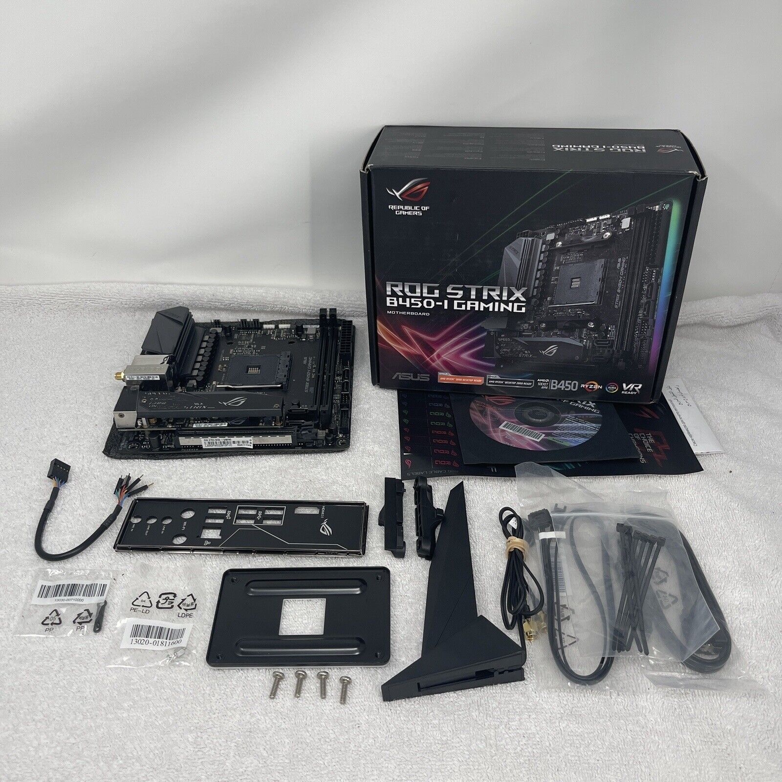 ASUS ROG Strix B450-I Gaming Socket AMD AM4 Motherboard w/Box Accessories