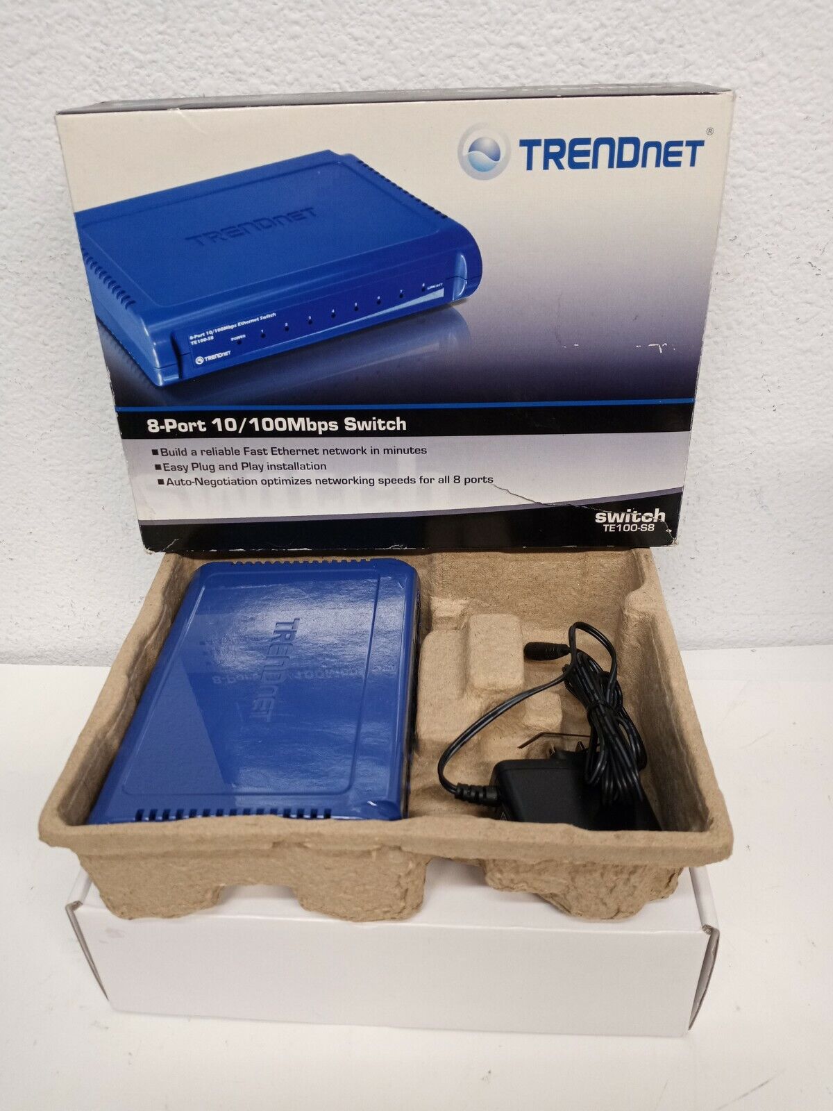 TRENDnet TE100-SB  8-Port 10/100Mbps Fast Ethernet Switch 