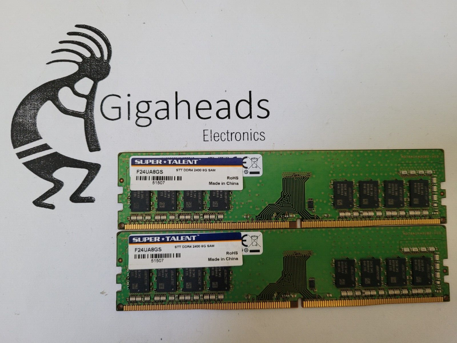 Pair Super Talent 16GB (8GBx2) DDR4-2400MHz PC4-19200 Non-ECC Desktop Memory