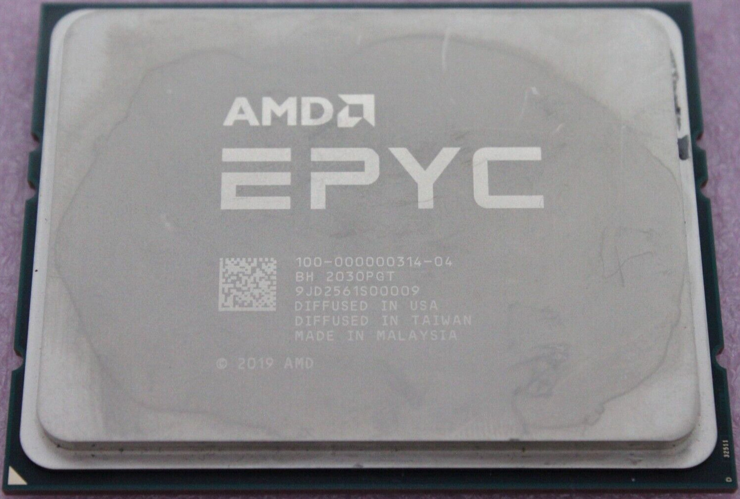 AMD Epyc 7763 @ 2.45GHz SP3 64-Cores 128 Thread Processor | 100-000000314-04