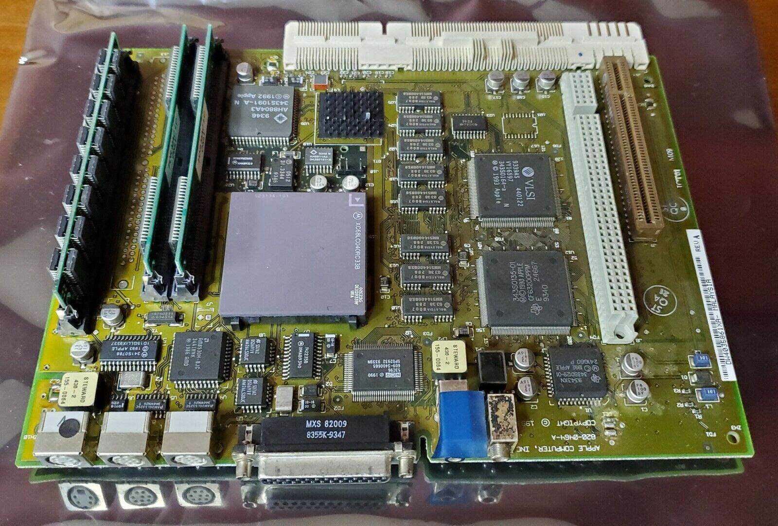 Vintage Apple Macintosh LC575 motherboard 820-0464-A with full RAM