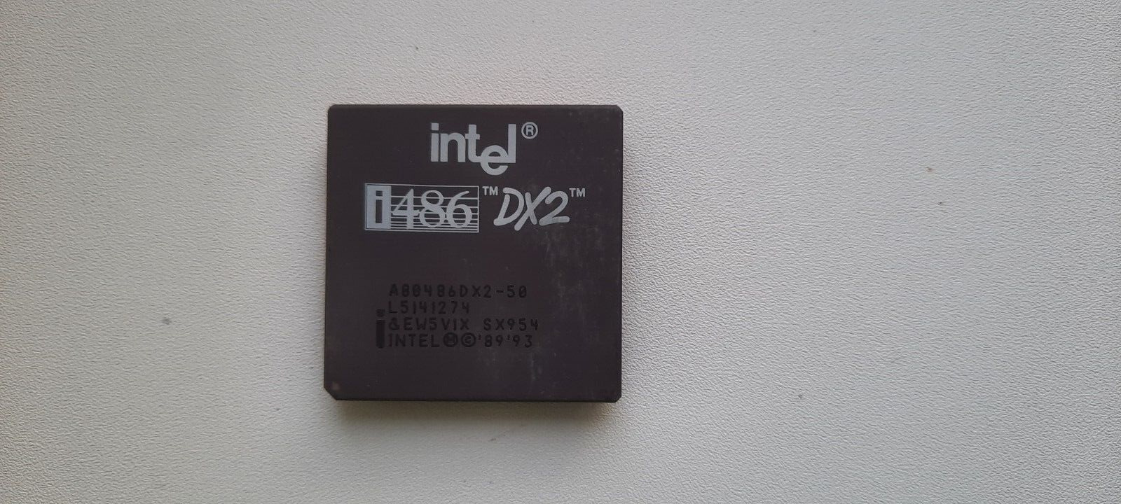 Intel A80486DX2-50 rare SX954 486 vintage CPU GOLD