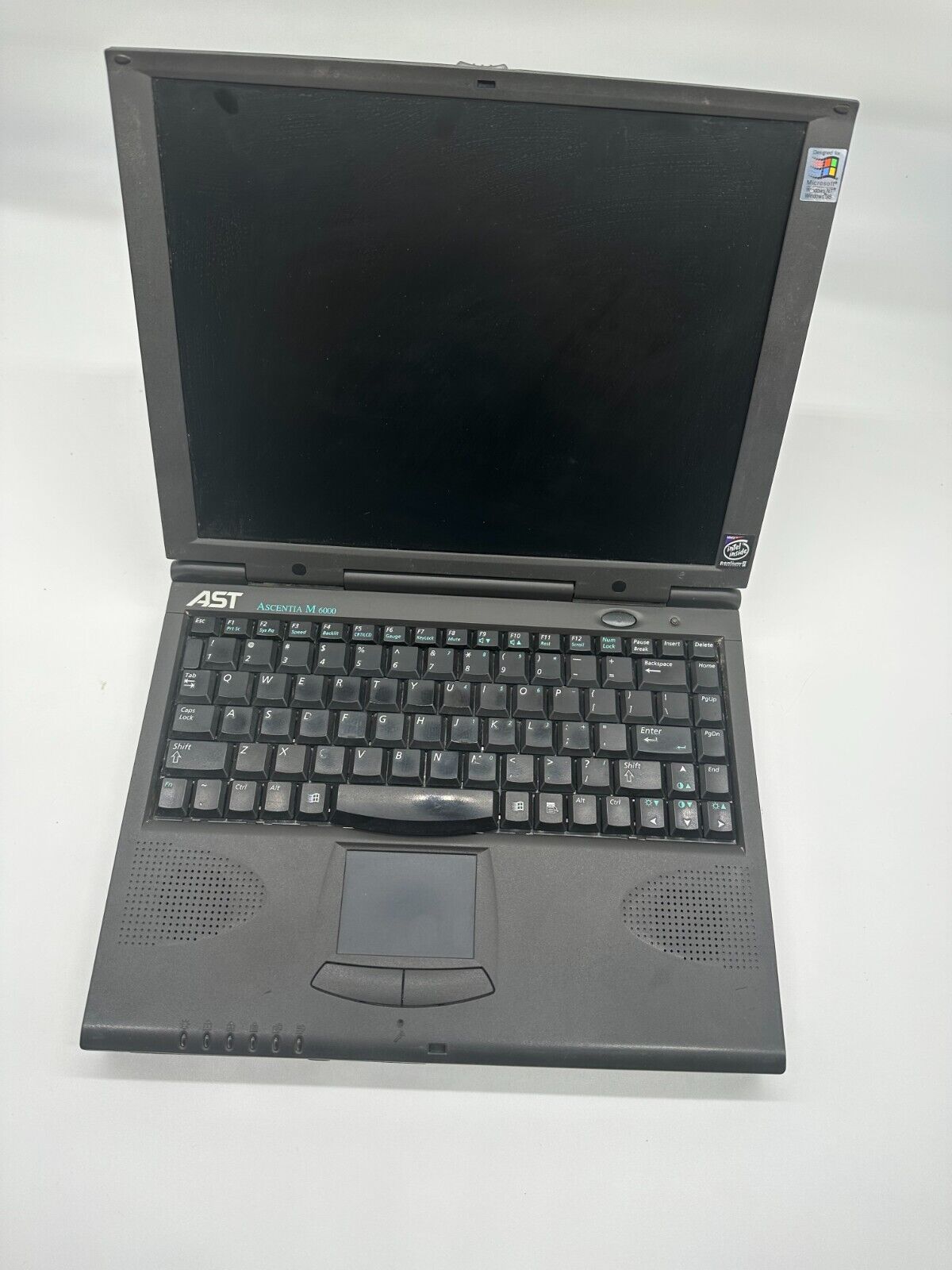 Vintage AST Ascentia M 6000 Series Pentium II Windows 98 Notebook
