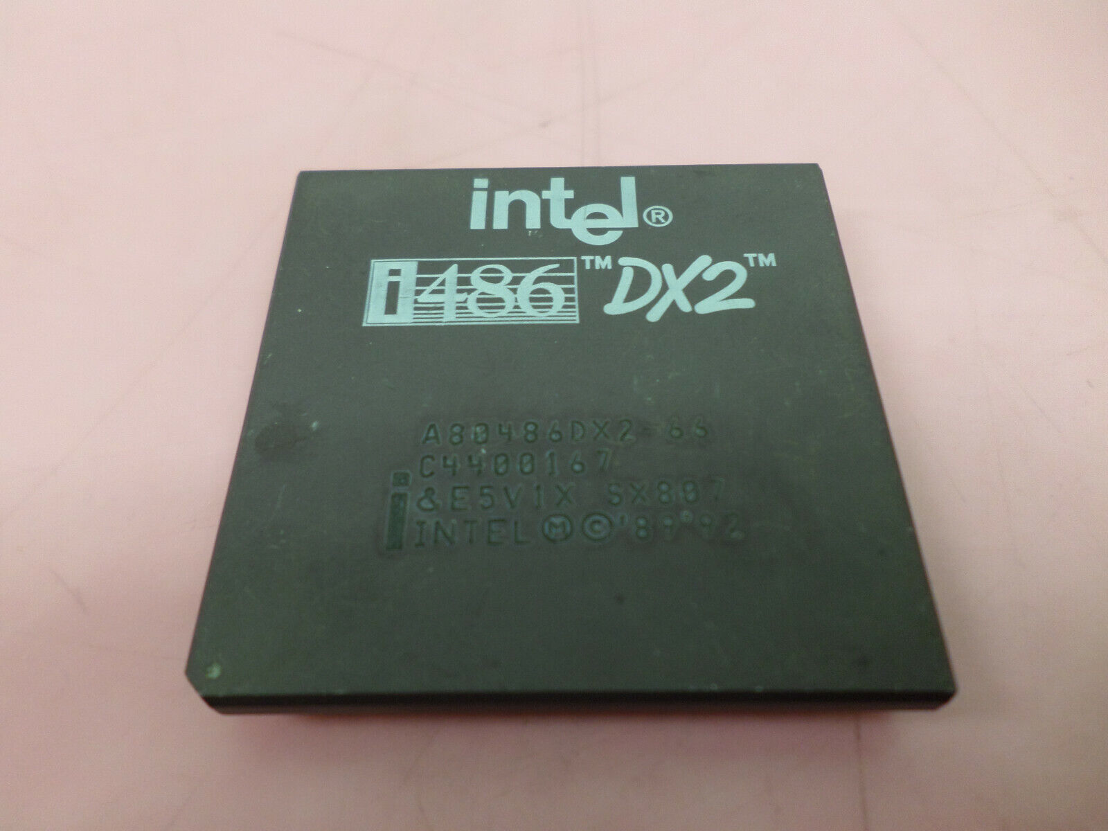 Vintage Intel i486DX2 A80486DX2-66 RARE C4400167 & E5V1X sx807 GOLD Cap and Pin