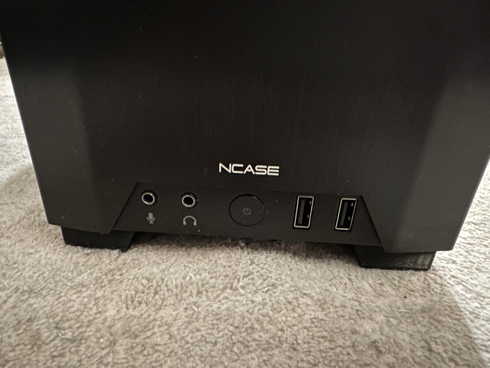 Barely Used NCASE M1 v5.0 in original packaging.  Includes optional side window.