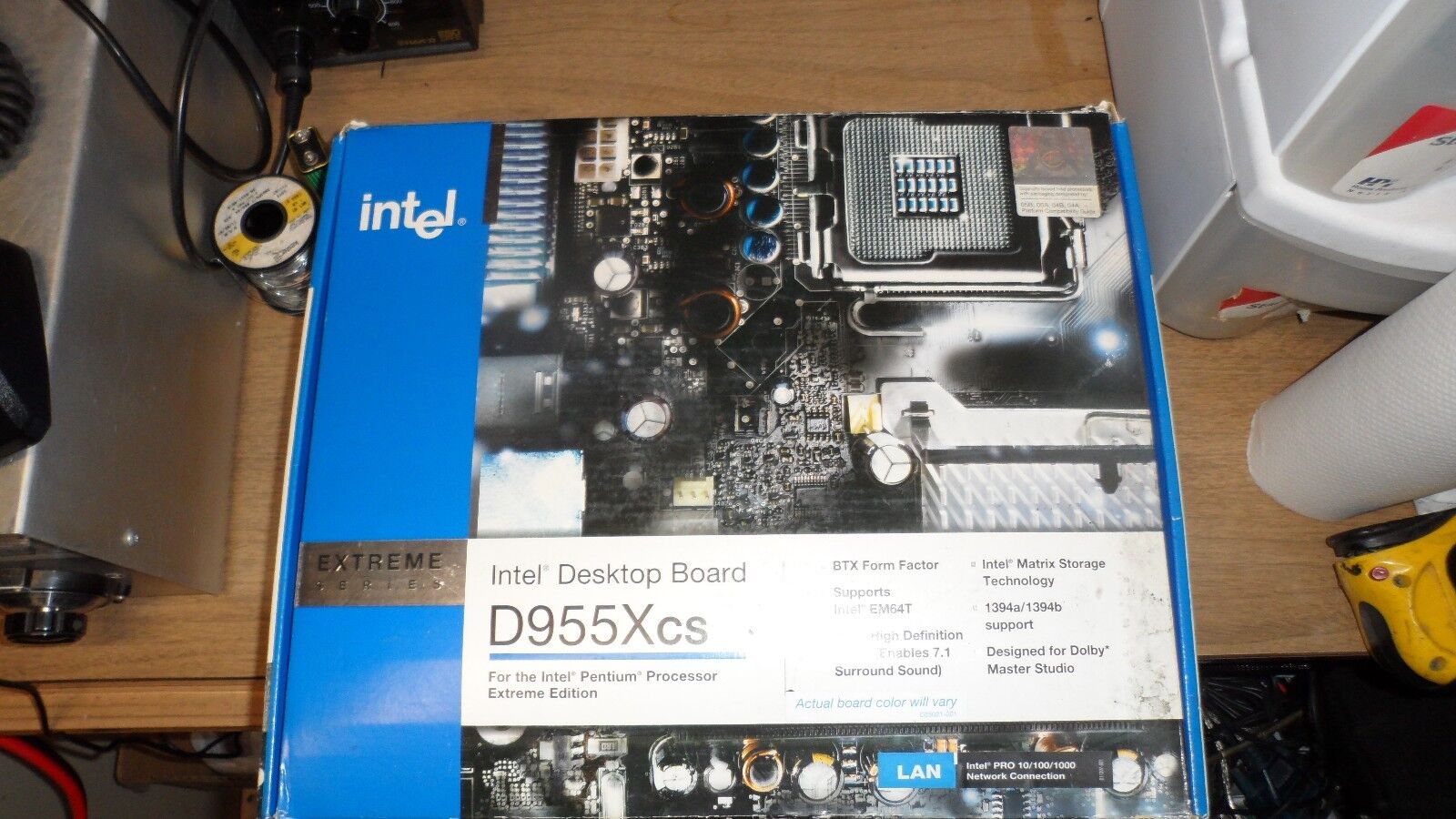 Intel D955XCS, LGA 775/Socket T (BOXD955XCSLKR) Motherboard