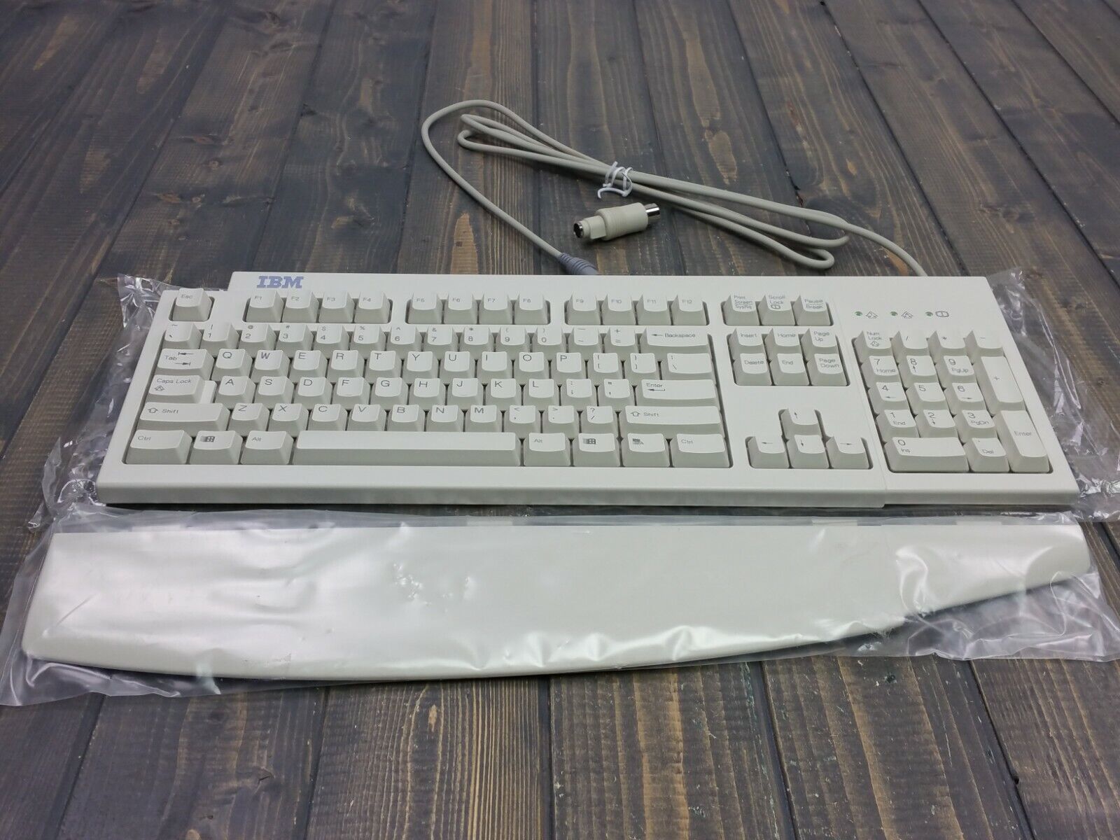 **OPEN BOX** IBM KB-7953 Wired PS/2 Qwerty OEM Standard Keyboard