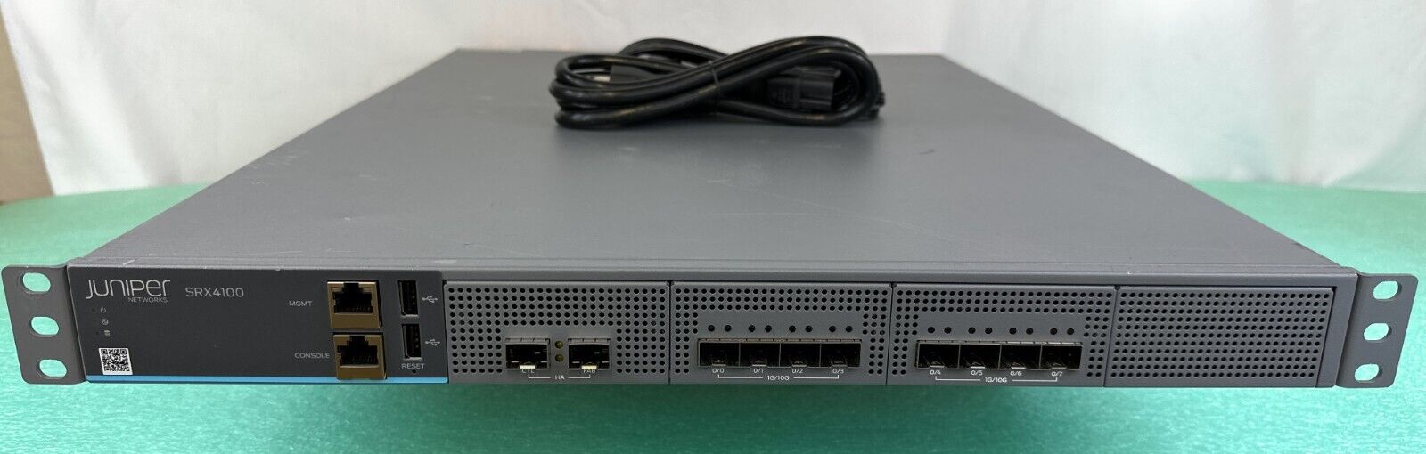 Juniper Networks SRX4100-SYS-JB-AC SRX4100 Services Gateway 8x1GbE/10GbE AC