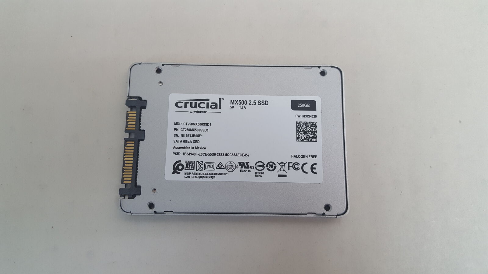Crucial MX500 CT250MX500SSD1 250 GB SATA III 2.5 in Solid State Drive