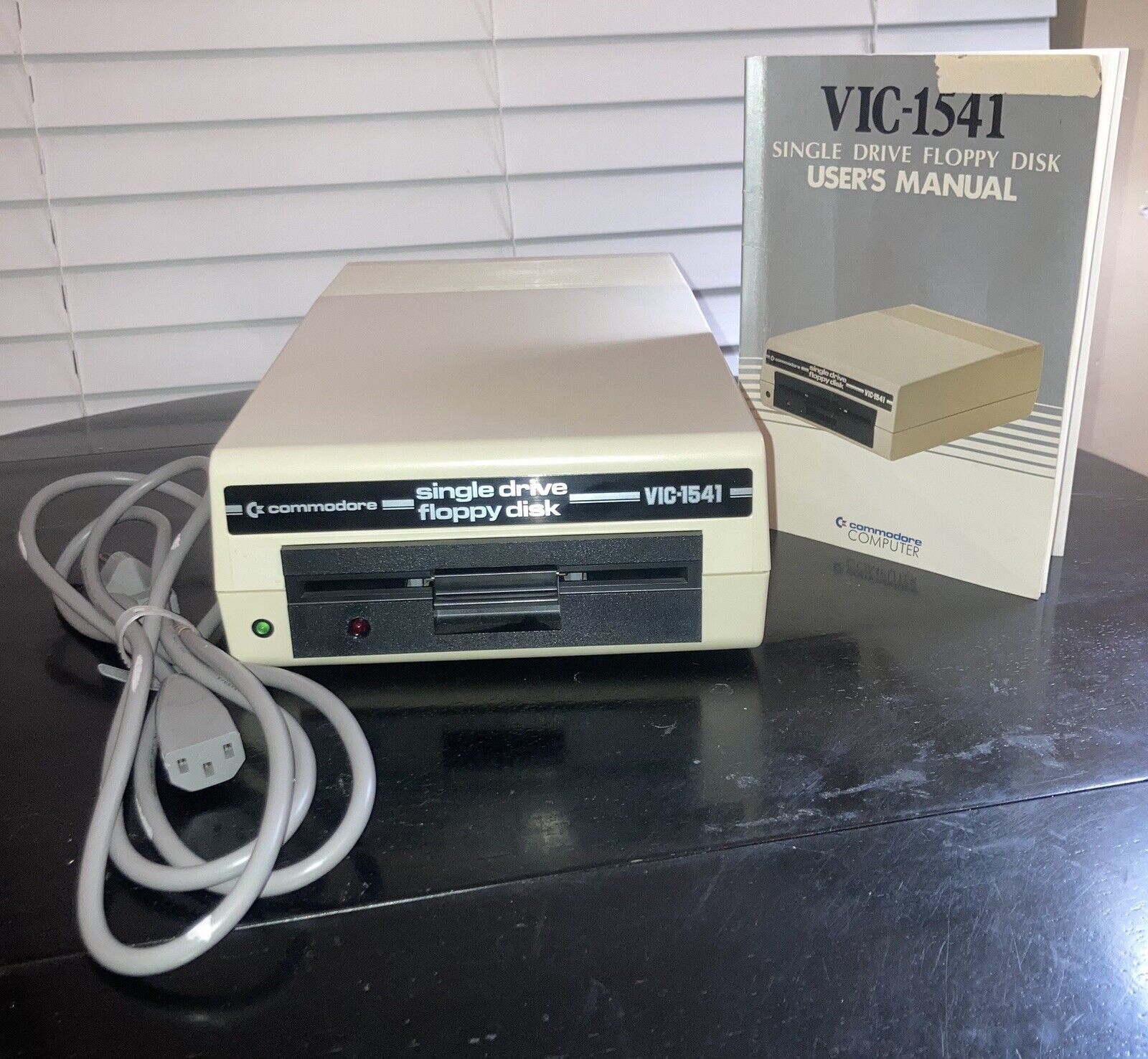 Vintage 1982 COMMODORE 64 Floppy Disk Drive MODEL VIC-1541 Original Box Works