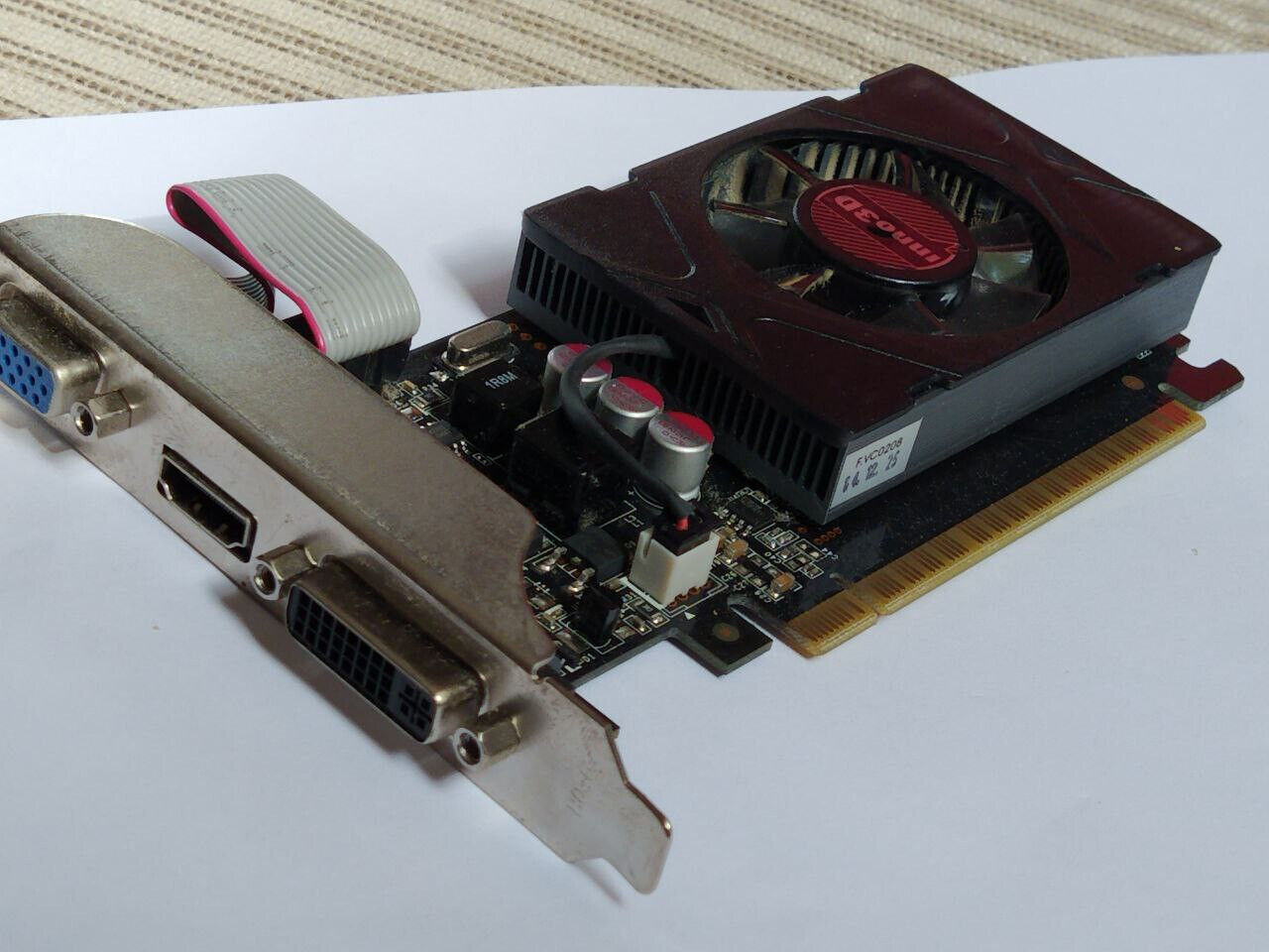INNO3D  NVIDIA GF-GT730 HDMI +DVI + VGA DDR3 4GB PCIe VIDEO CARD wFan 3 Monitors
