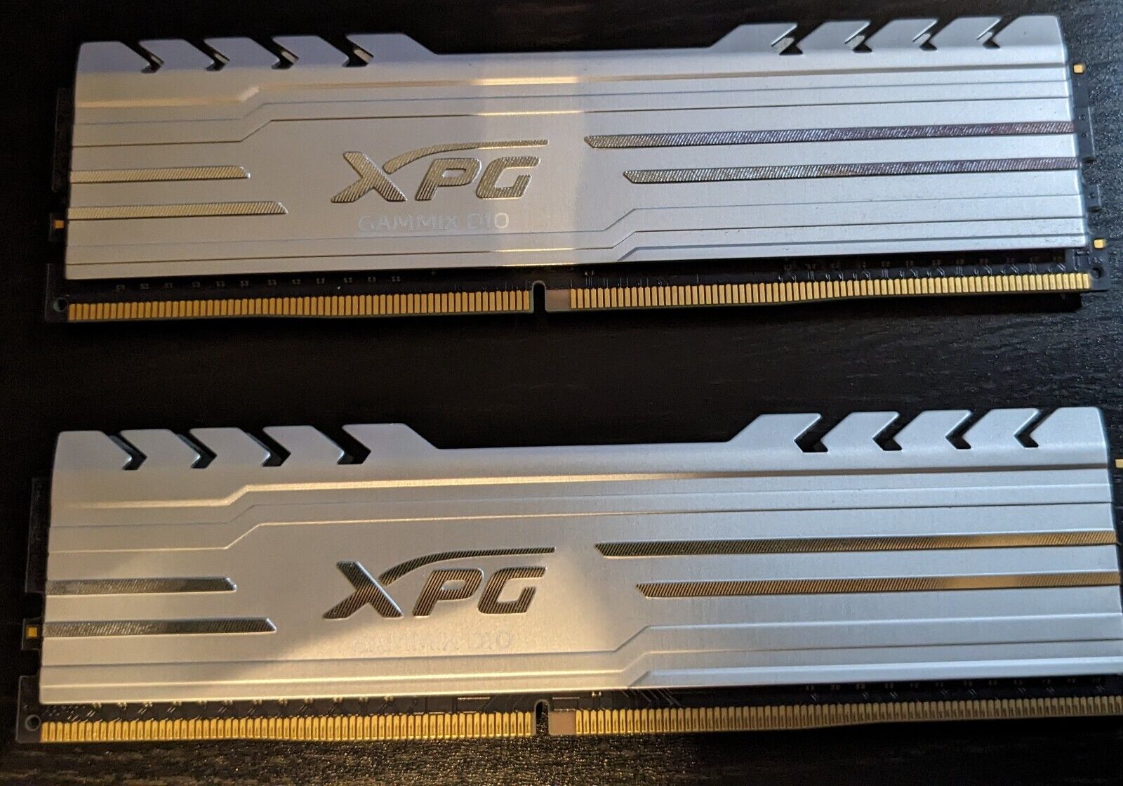 ADATA XPG Gammix D10 16 GB Silver DDR4 3000 RAM (2x 8GB sticks) Used and tested.