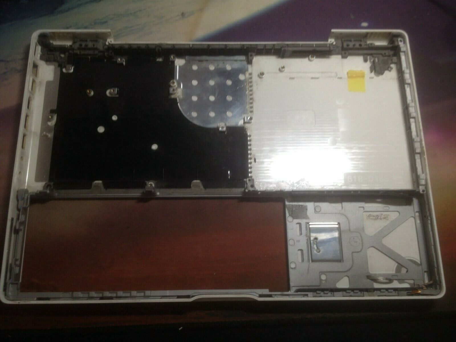 OEM 2007 Apple Macbook A1181 13 Bottom Case White Base Cover 815-8938