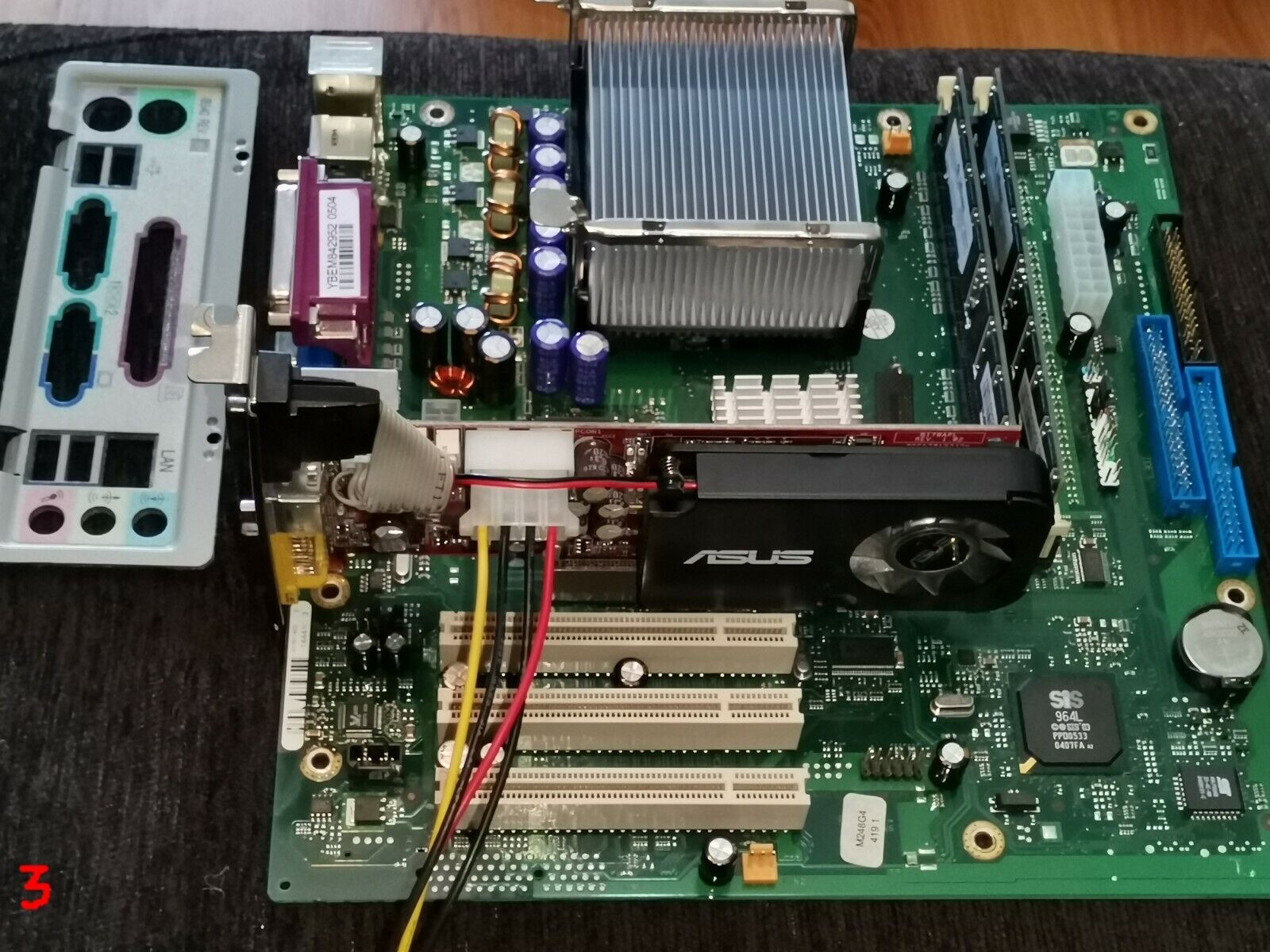 Motherboard Fujitsu Siemens D1761-A22 GS 2 Socket 478+CPU+GPU+RAM.