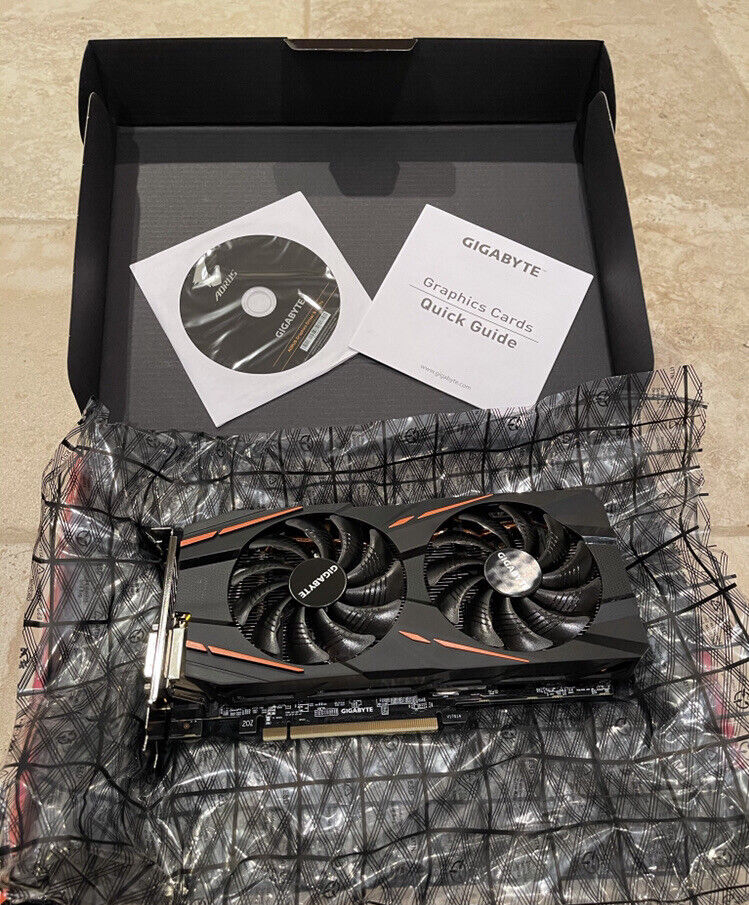 BARELY USED Gigabyte AORUS Radeon RX 570 4GB Graphic Cards