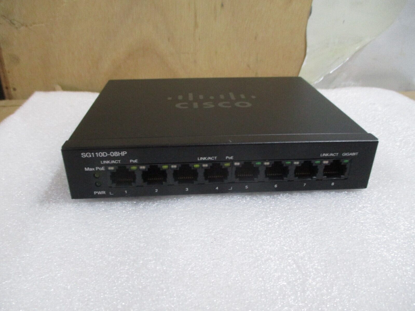 Cisco SG110D-08HP 8-Port Gigabit PoE Desktop Switch (no adapter)