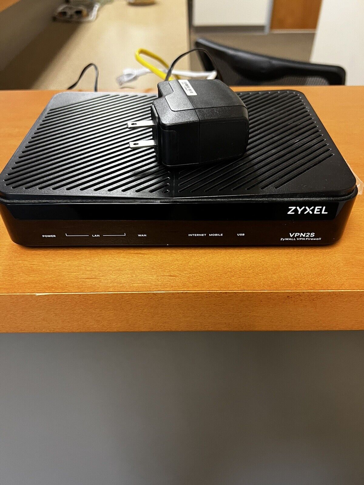 ZYXEL VPN2S - VPN Firewall - Barely Used - Fully Functional