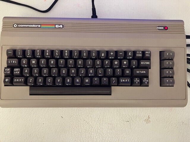 Commodore 64 Computer - WORKING, No power supply
