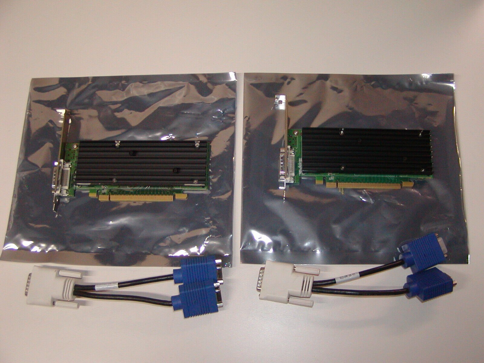 Qty 2 HP NVIDIA Quadro NVS 290 256MB PCI-E x16 Video Card w/ Dual VGA 454319-001