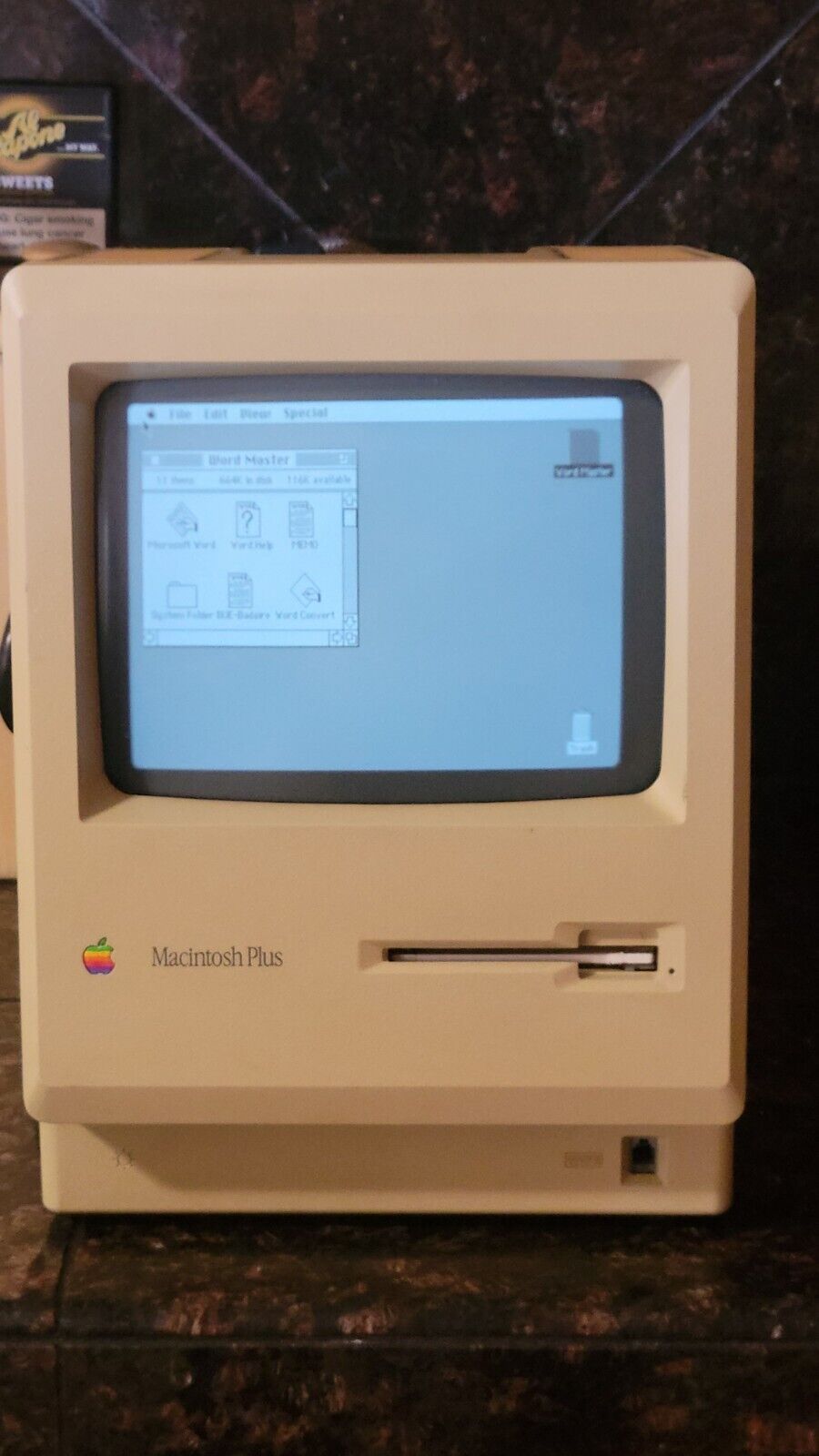 VTG Apple Macintosh Plus 1Mb Monitor Model M0001A - PARTS OR REPAIR ONLY READ
