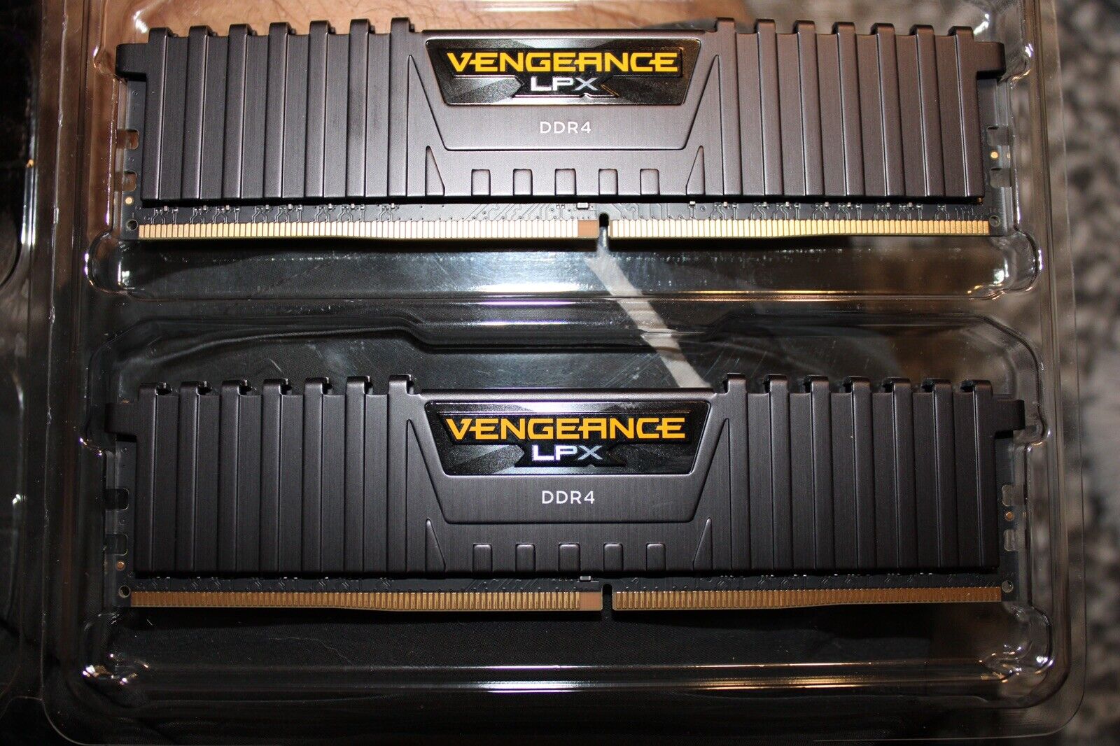 Corsair Vengeance 16Gb(2x8Gb) DDR4 Black In Plastic  Untested 