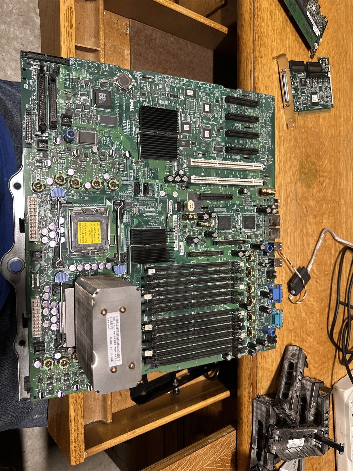 Dell PowerEdge 2900 NX642, Motherboard, Original CPU Used Good