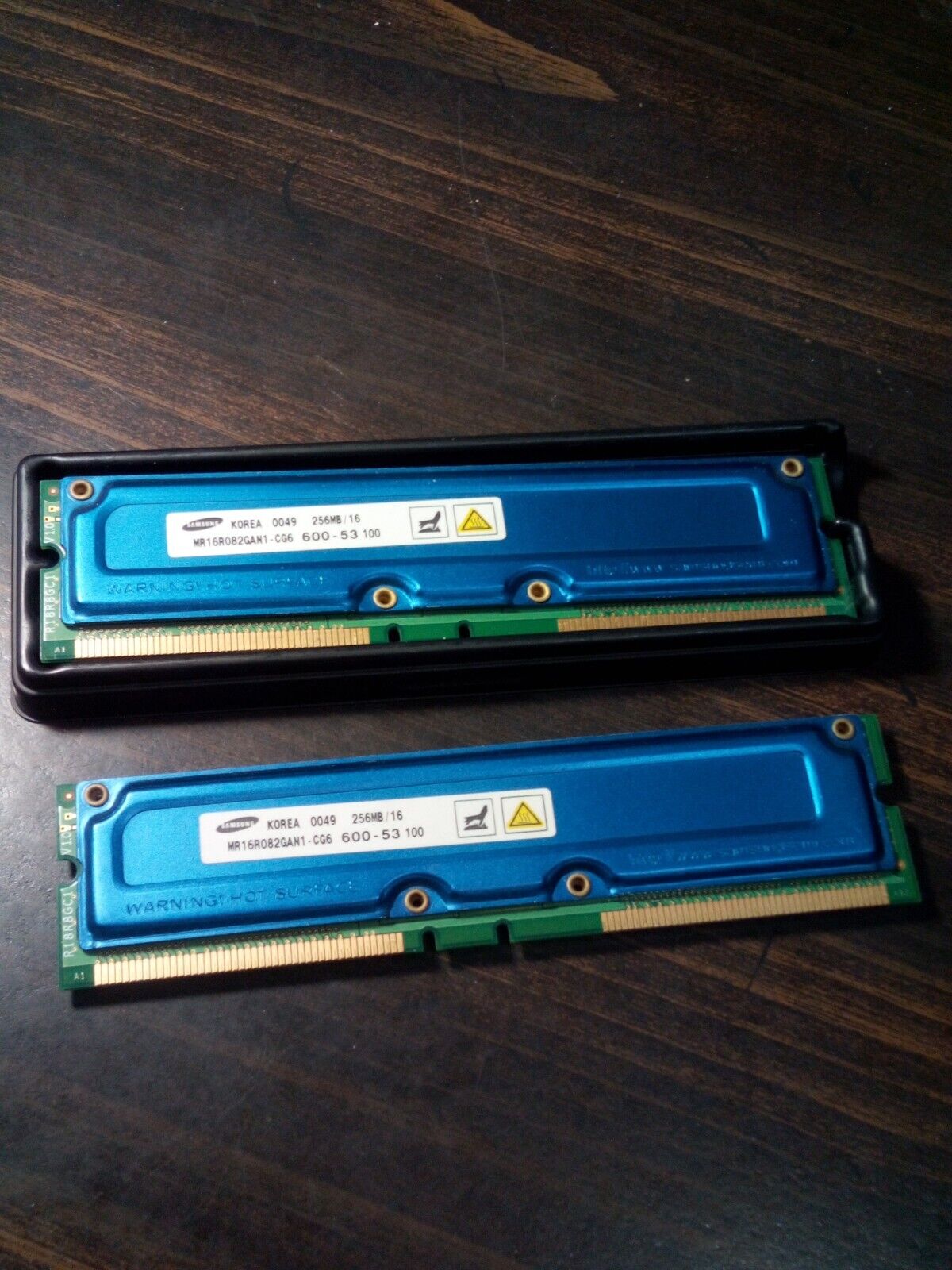 Samsung Set of 2 KOREA 0035 - 0037 / 256MB/16 MR18R082GAN1 Untested One In Case