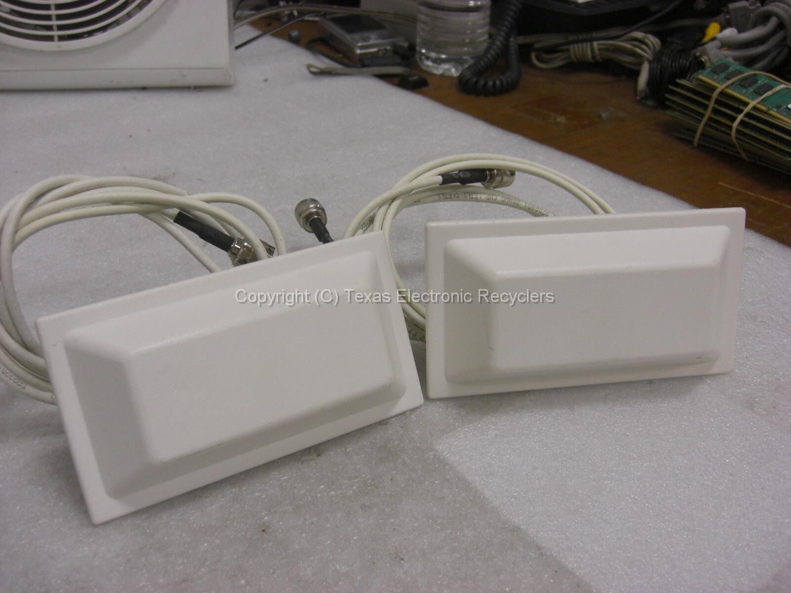 LOT OF TWO Cisco air-ant5959 2.4GHz 2dBi Div Omni Antenna