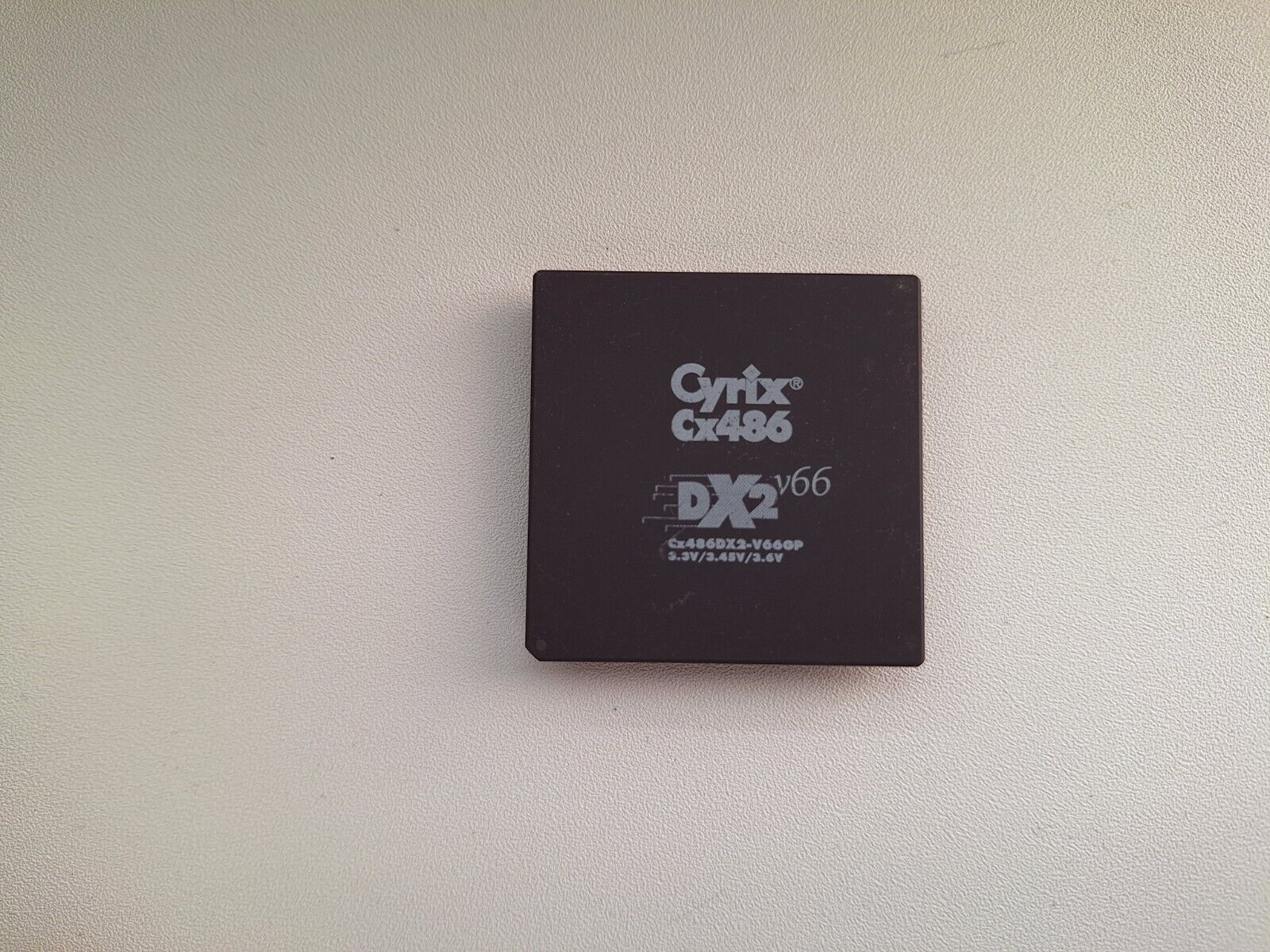 Cyrix CX486DX2-v66GP 3.3V/3.45V/3.6V 486 DX2-66 vintage CPU GOLD