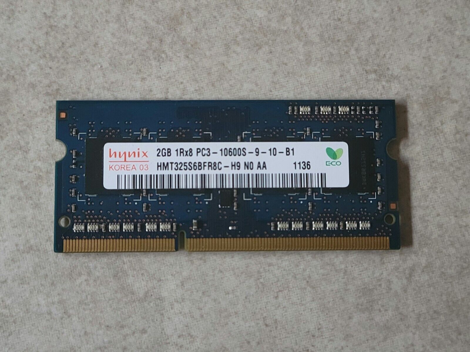 GENUINE HYNIX LAPTOP MEMORY RAM STICK 2GB 1RX8 PC3-10600S-9 HMT325S6BFR8C-H9