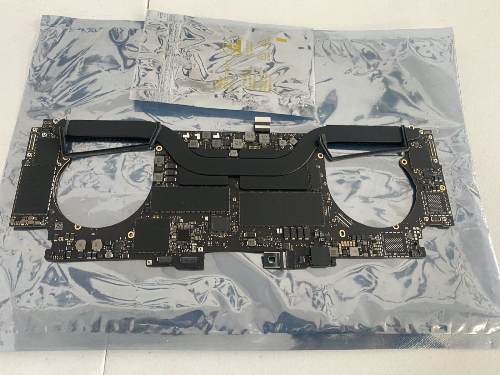 2018 MacBook Pro 15 Logic Board i7/16GB/256GB Matching Touch ID Fully Functional